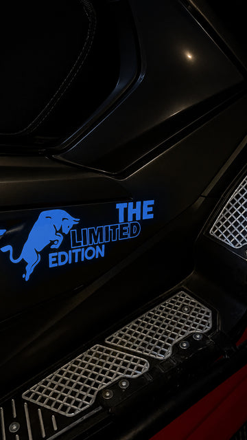 Motosiklet için Reflektörlü Flaş ile parlayan Boğa Enerji Limited Edition Sticker Etiket (Tek Taraf)