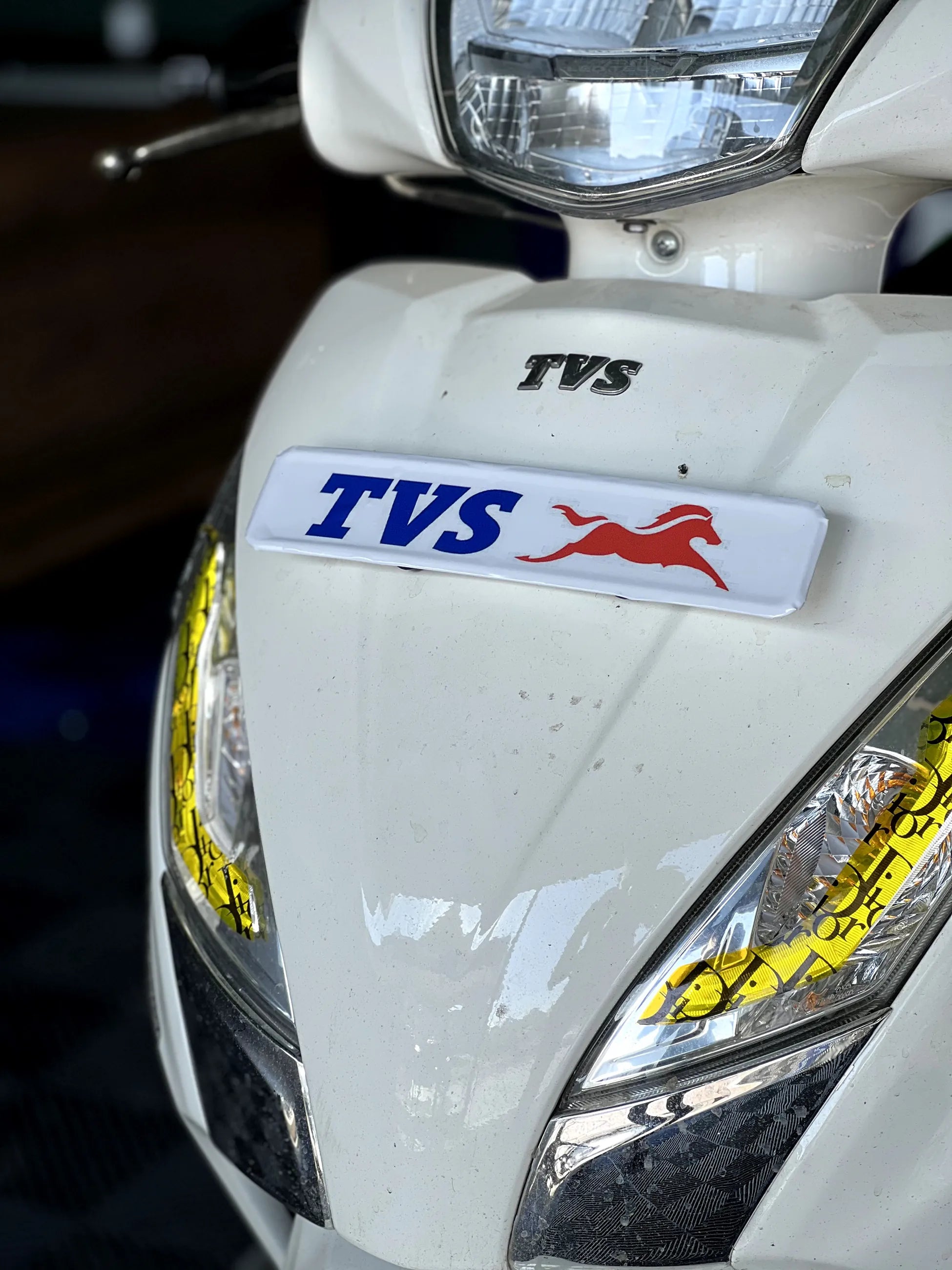 TVS Jupiter Ön Plakalık için TVS AT Temalı Plakalık Sticker Seti
