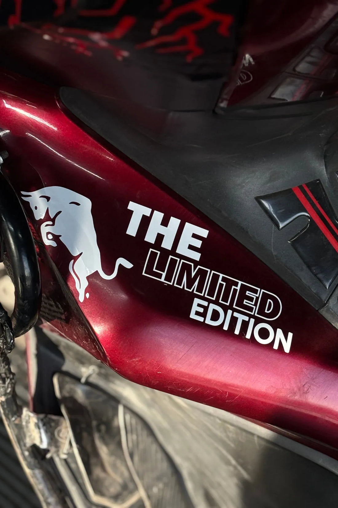 Honda PCX Tüm Yıllara Uyumlu Beyaz Renk Redbull Limited Edition Sticker