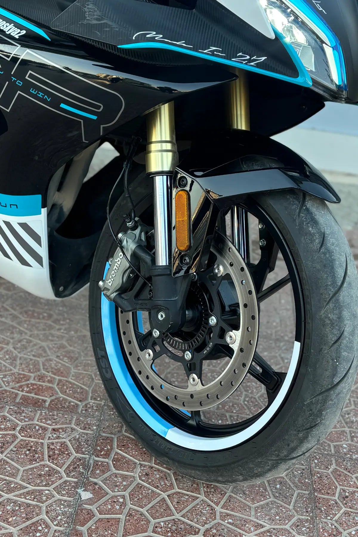 CFMOTO 450SR için Çift Renk Açık Mavi-Beyaz Jant Şeridi Seti ( 8 Parça)