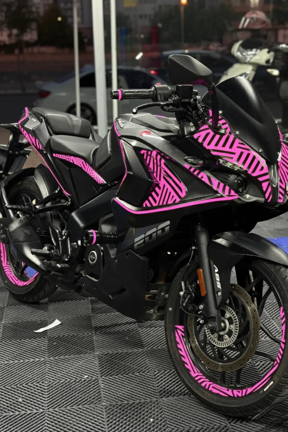 Bajaj Pulsar RS200 için İllusion Dizayn Full Tasarım Kaplama Sticker Seti