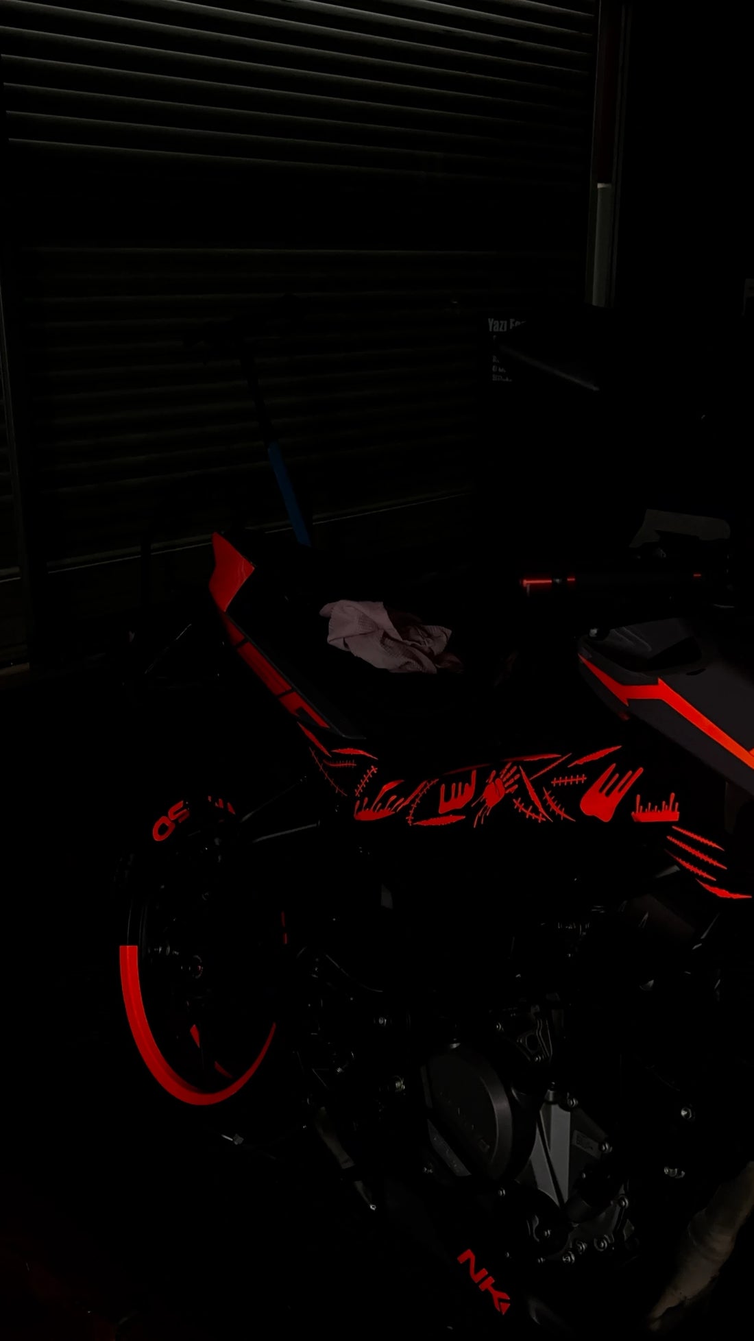 CFMOTO NK250 için Reflektörlü Kırmızı Komple Sticker Seti