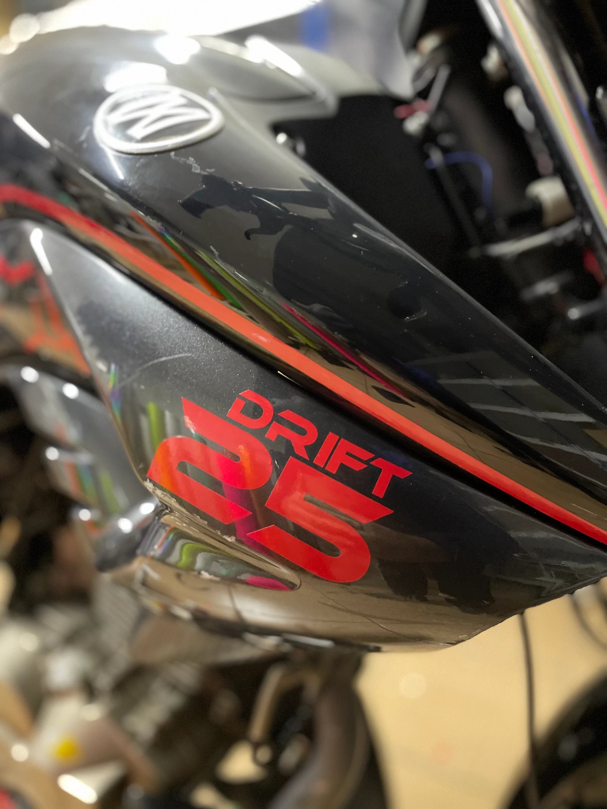 Mondial Drift-L için Kırmızı Renk Drift-25 Sticker Etiket (Sağ ve Sol)