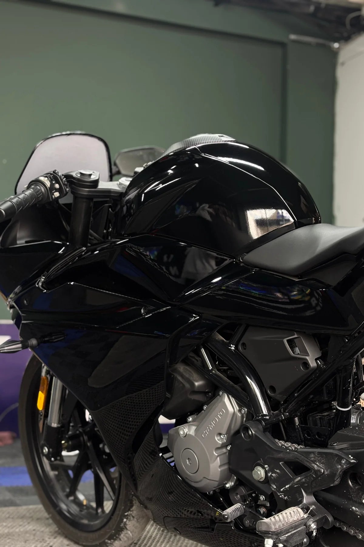 CFMOTO 250SR için Komple Parlak Siyah Piano Black Motosiklet Kaplama Seti
