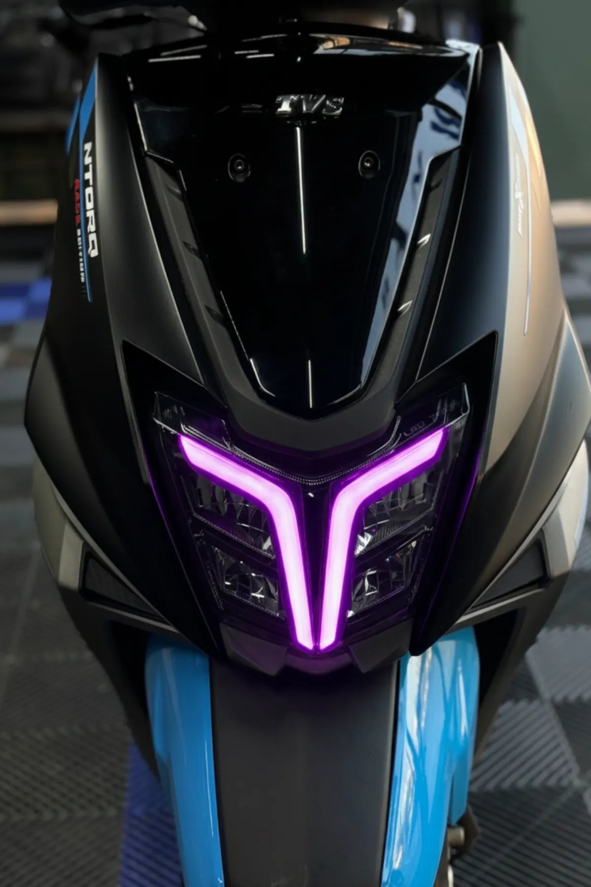 TVS Ntorq için Mor Renk Far Filmi Sticker Far Tasarım Filmi