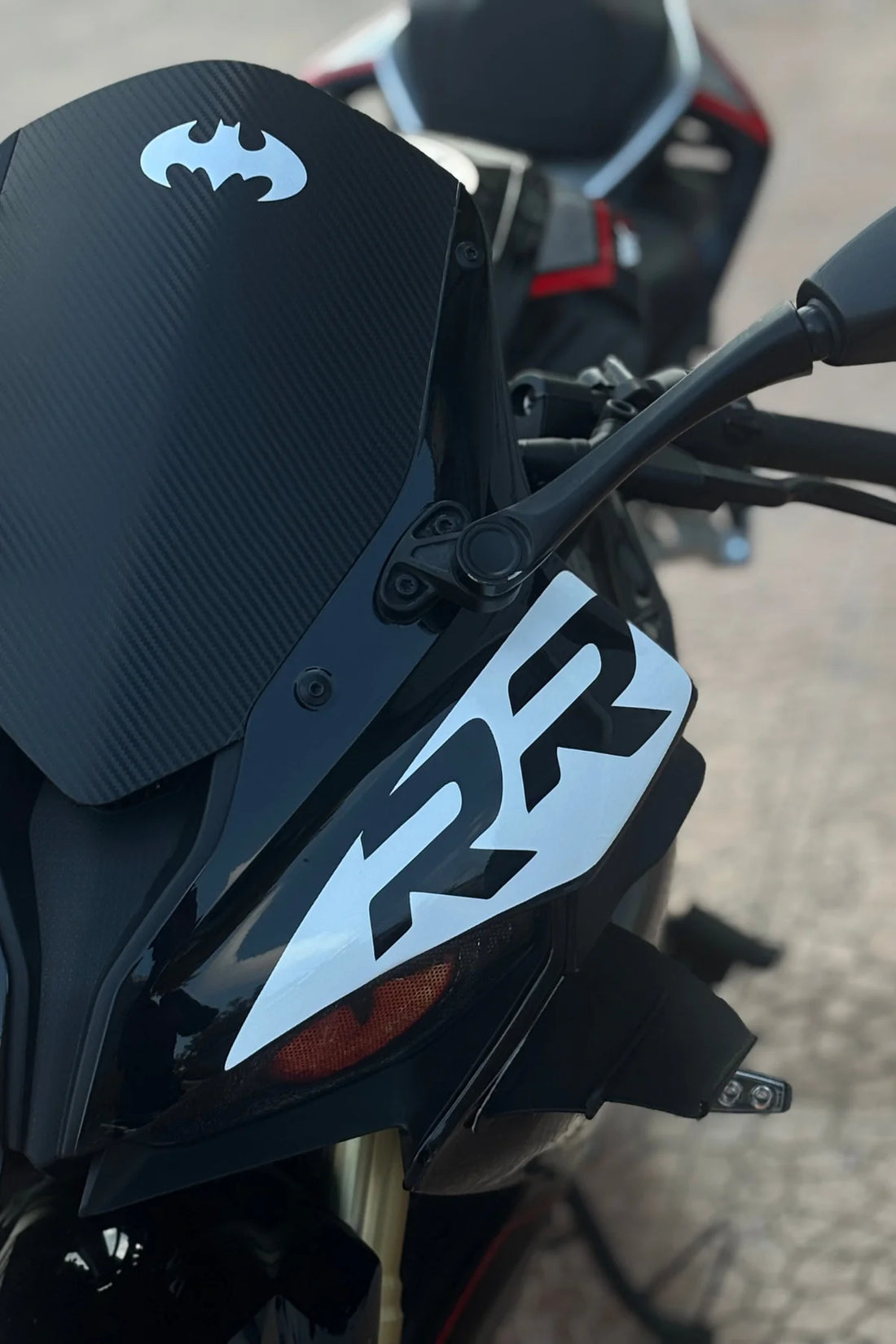 RKS SRK125R için Beyaz Renk Kafa Detay Sticker