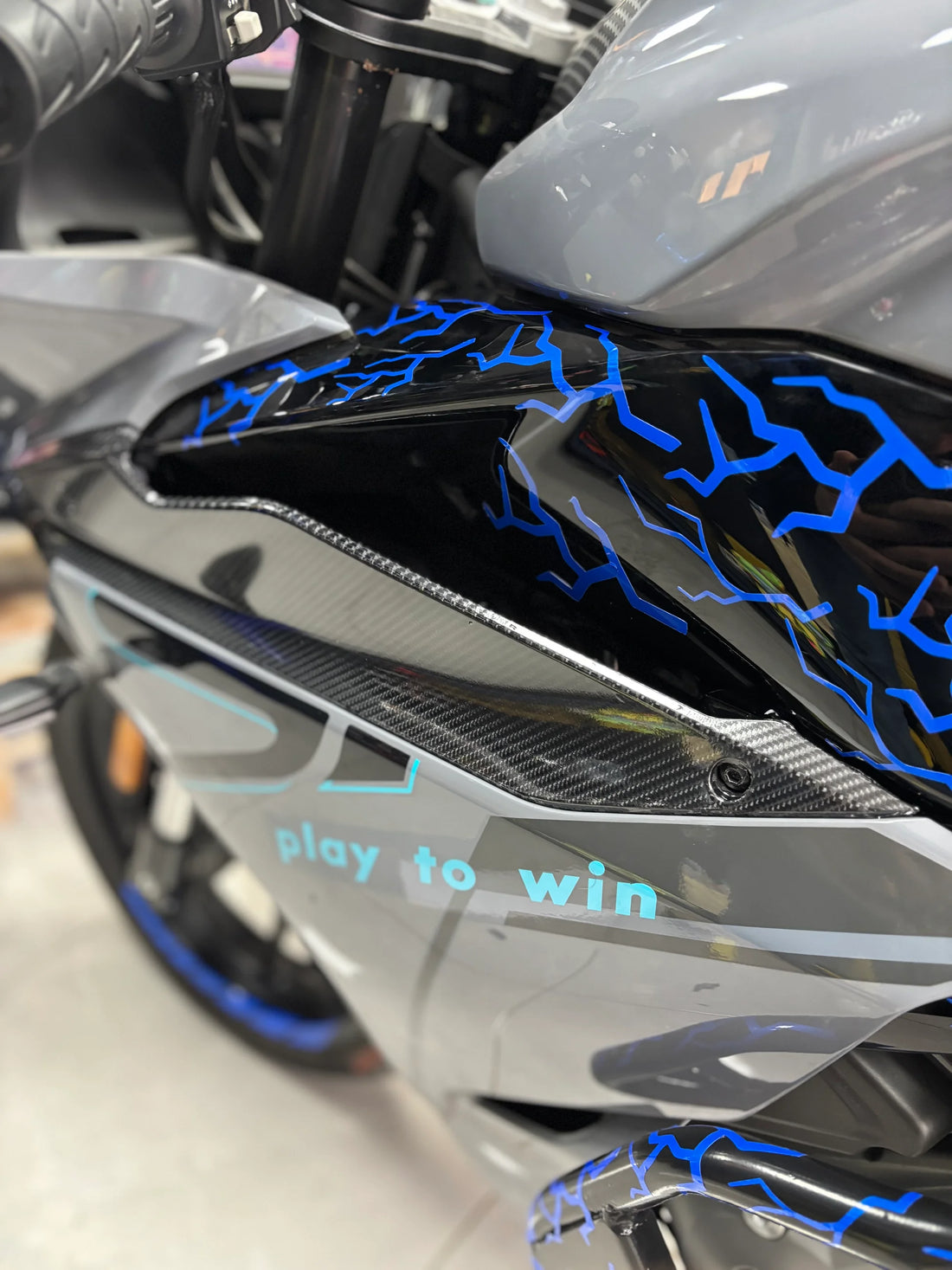 Motosiklet ve Kask için Koyu Mavi Renk 32 Parça Sticker Seti