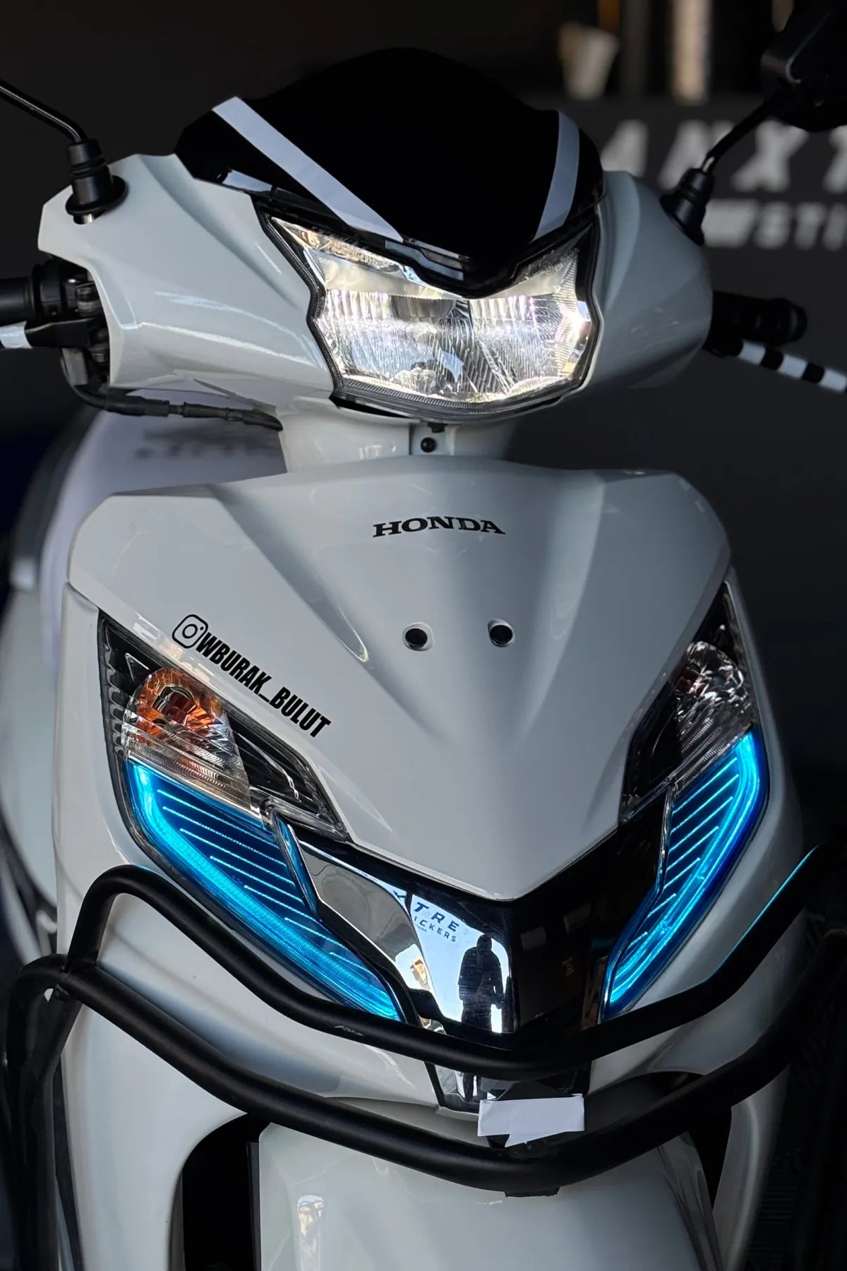 Honda Activa 125 için Açık Mavi Far Filmi Sticker