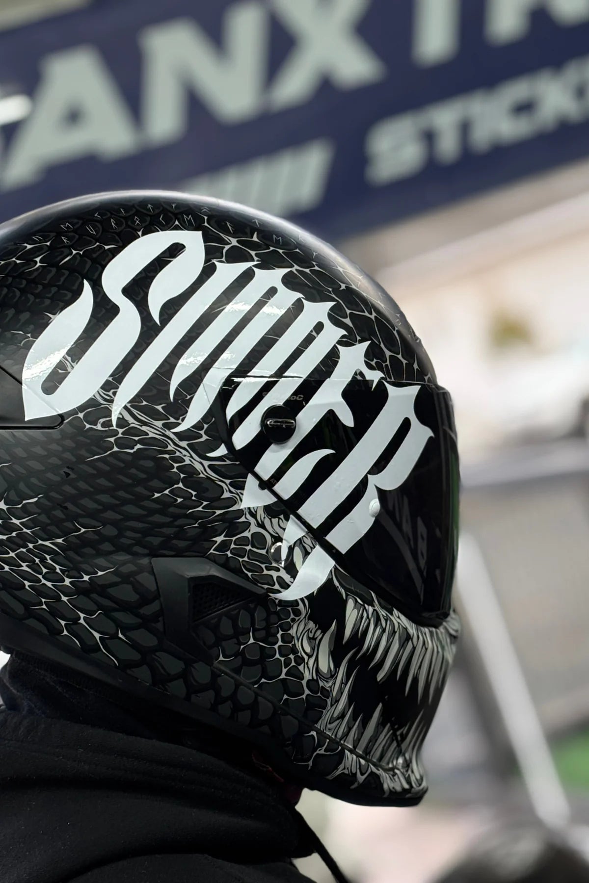 Kask için Gotic Yazı Tipiyle Sinner Yazı Sticker Etiket (22CMx17CM)