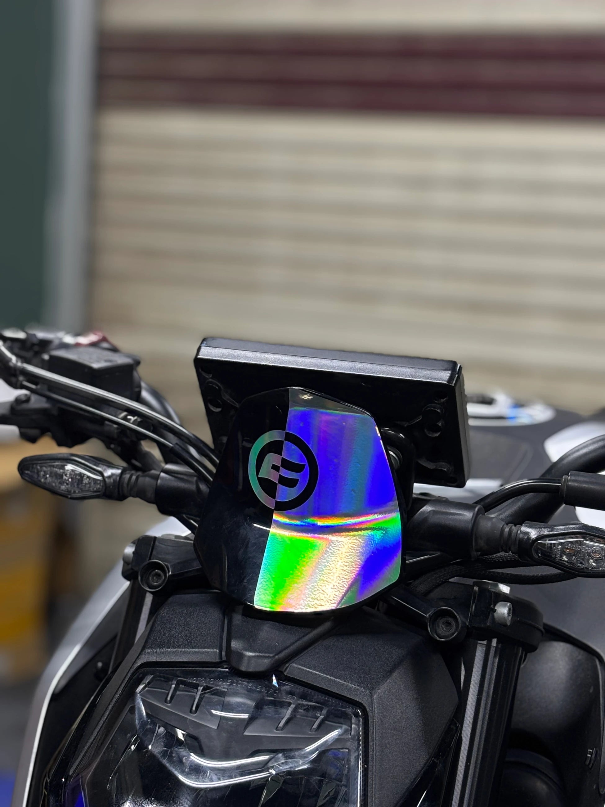 CFMOTO NK250 için Hologramlı CF Logolu Sticker Etiket