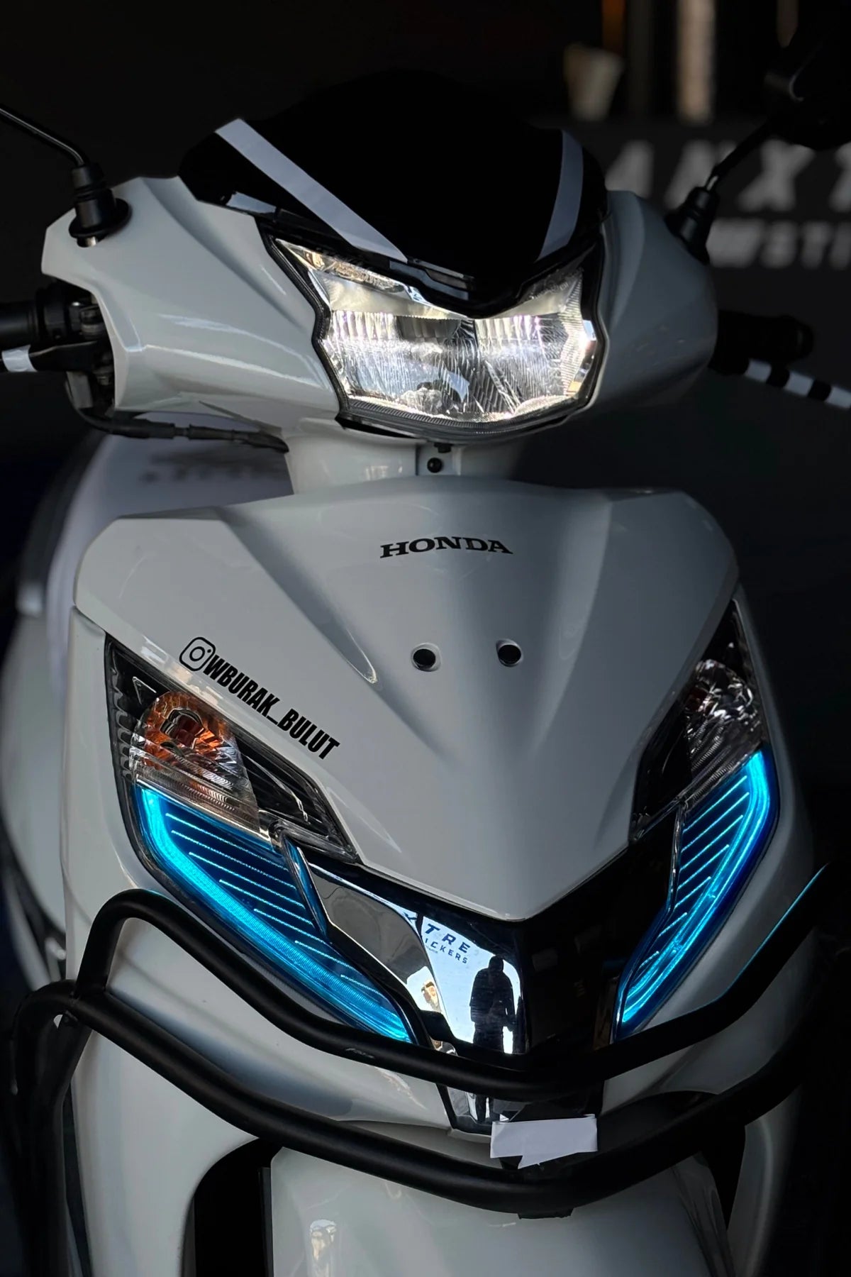 Honda Activa 125 için Açık Mavi Far Filmi Sticker