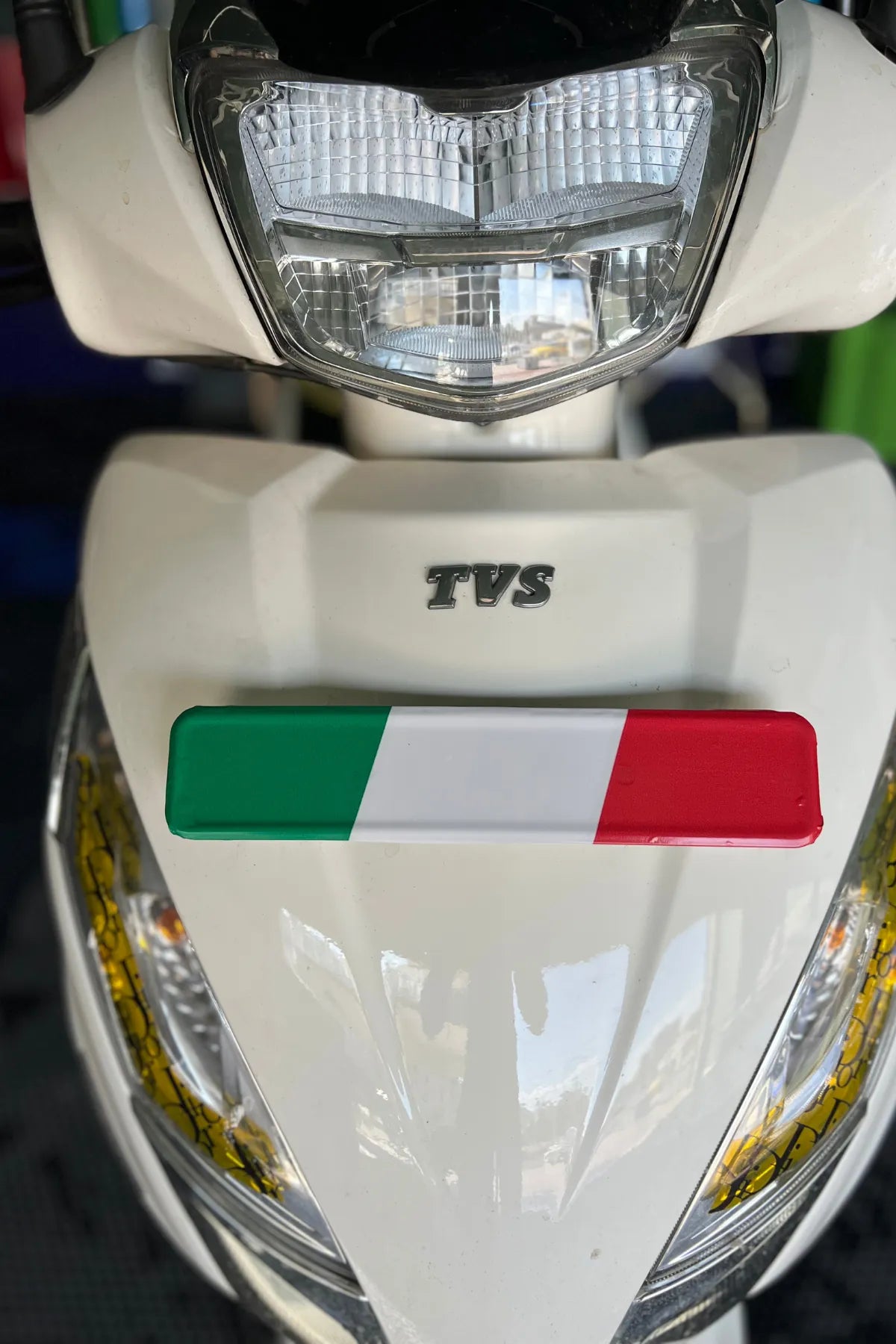 TVS Jupiter 125 için İtalyan Bayraklı Ön Plakalık Sticker Kaplama