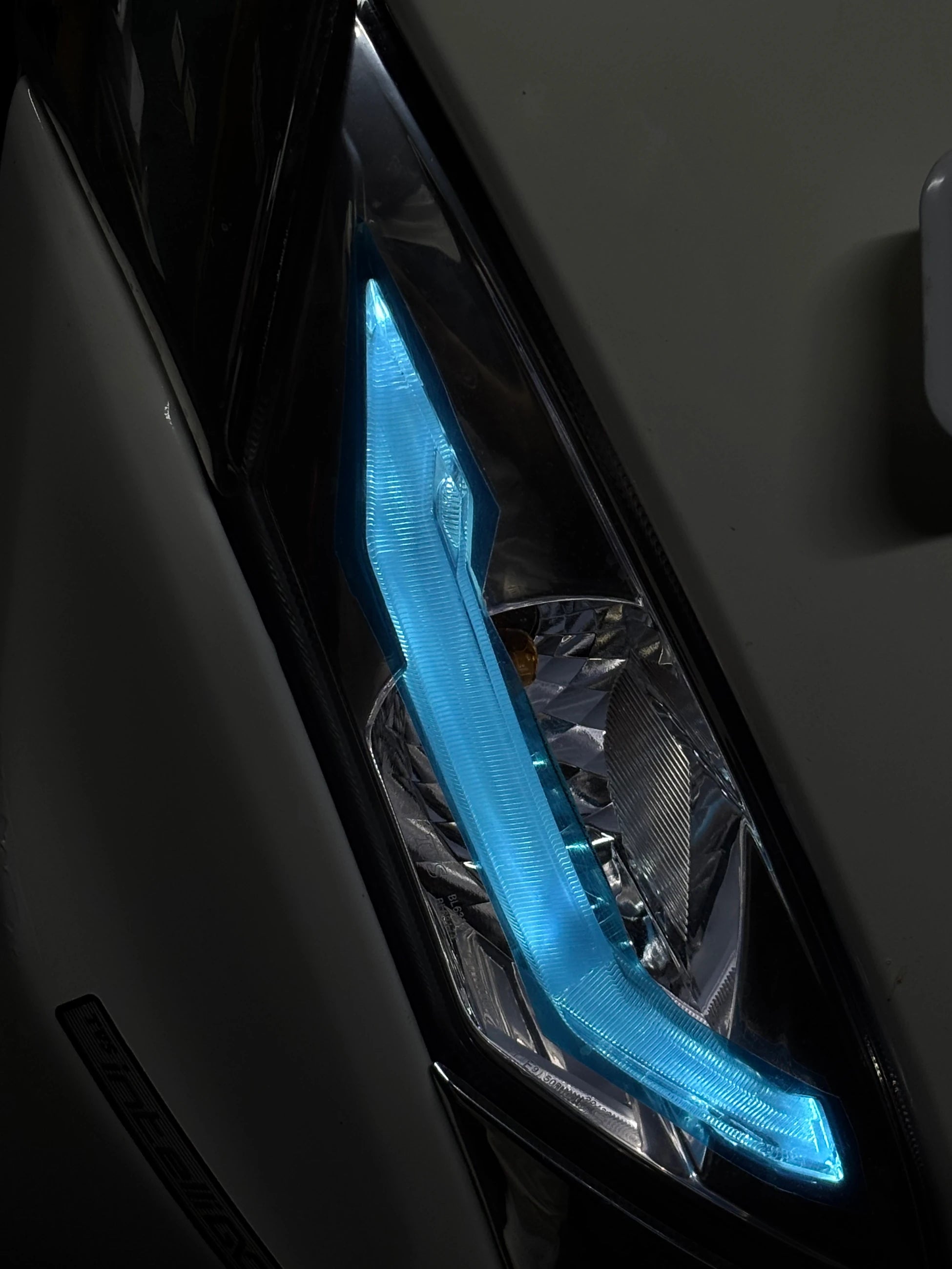 TVS Jupiter 125 için Renkli Far Filmi Far Tasarım Sticker Etiket