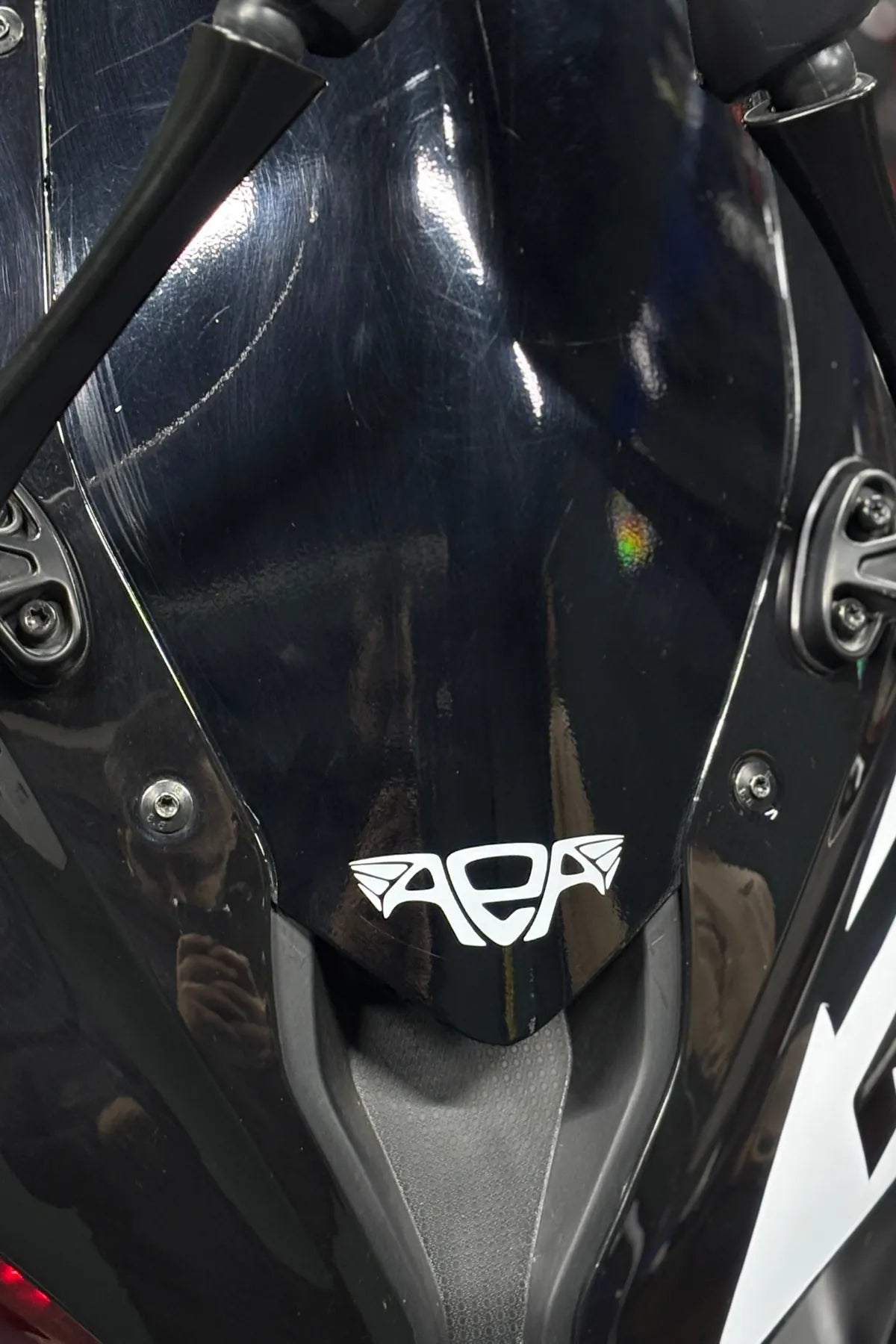 Motosiklet ve Kask için Beyaz Renk AEA Altın Elbiseli Adam Sticker Etiket