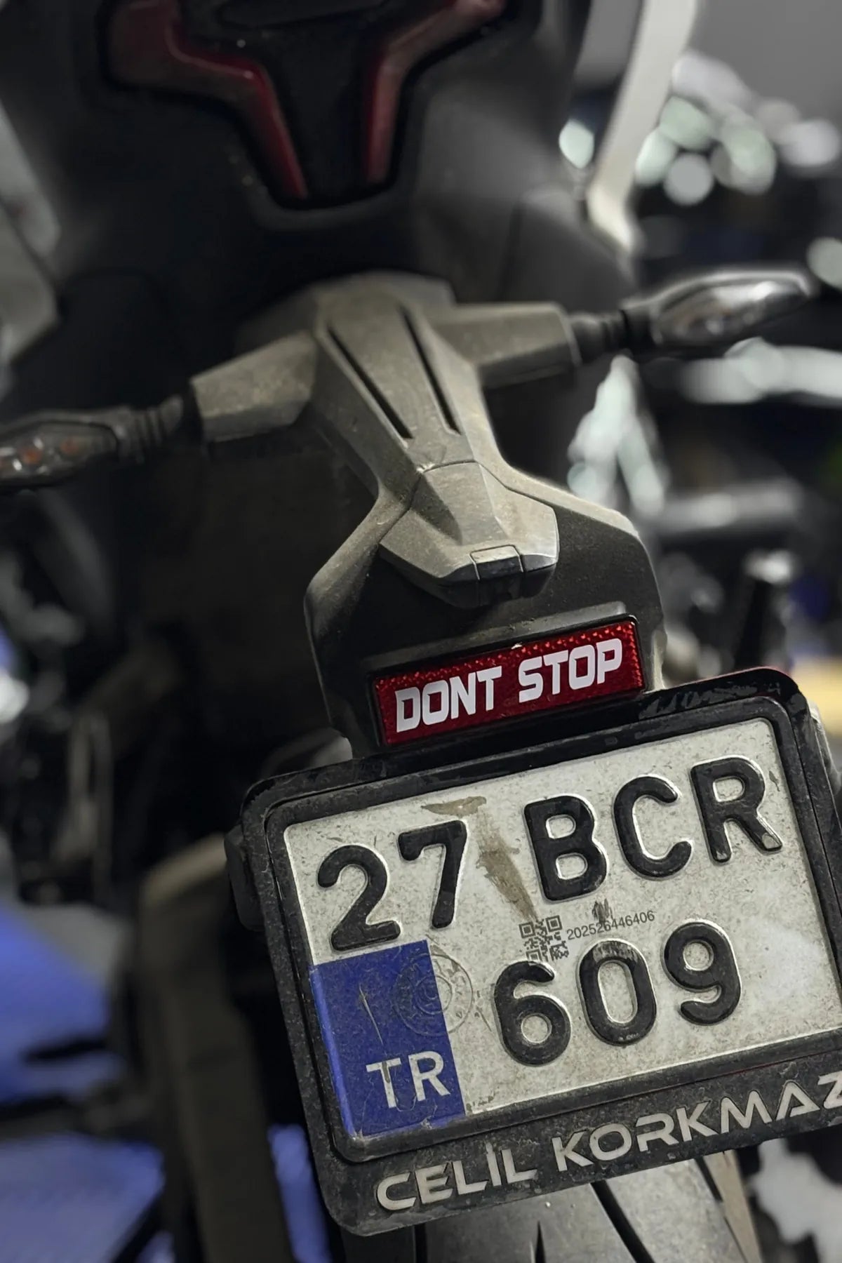 Motosiklet Arka Reflektör için Dont Stop Beyaz Renk 7CMX1CM Sticker