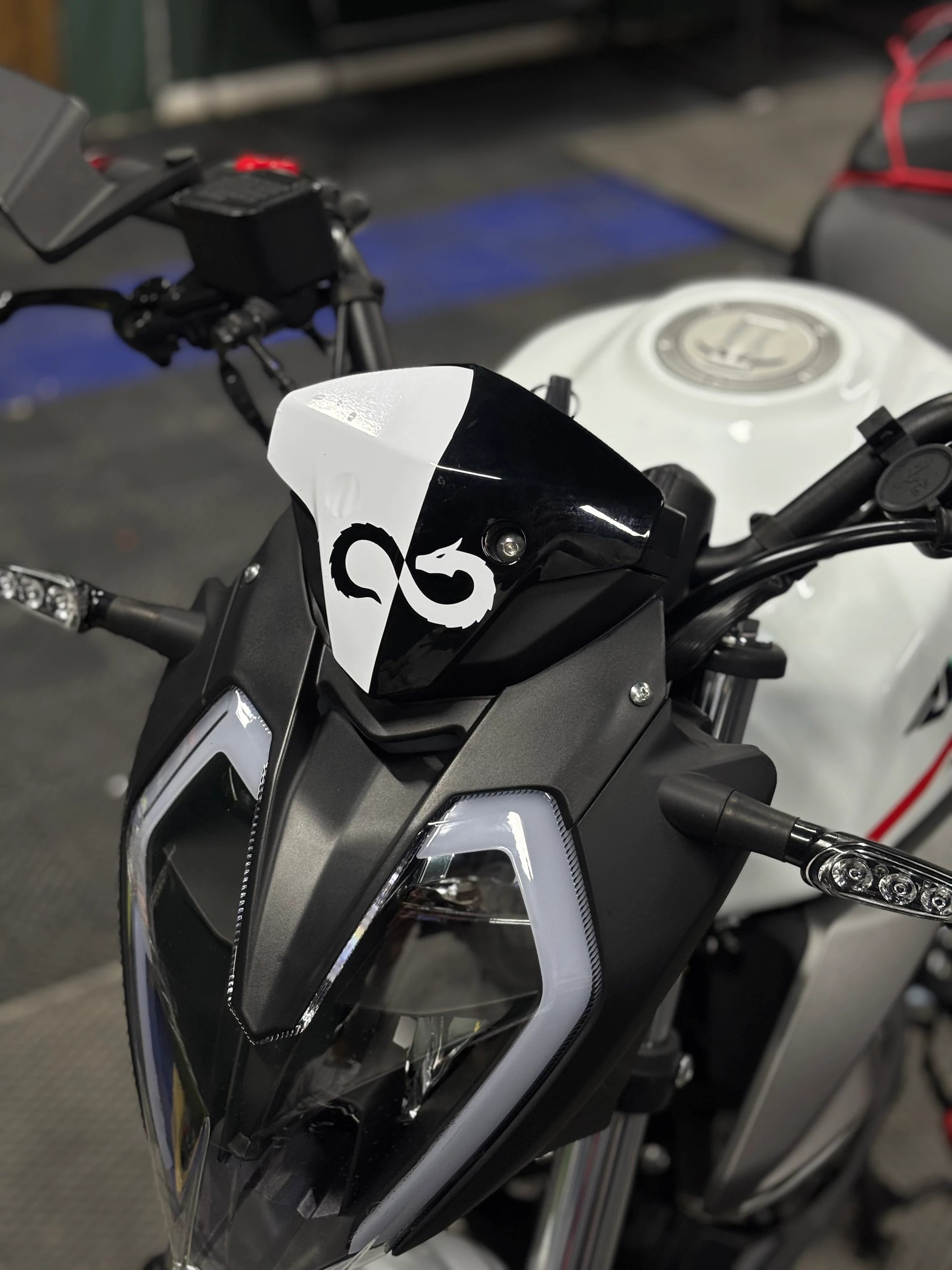 Benelli 125s ve RKS RK125 için Ejder Desenli Kafa Detay Sticker