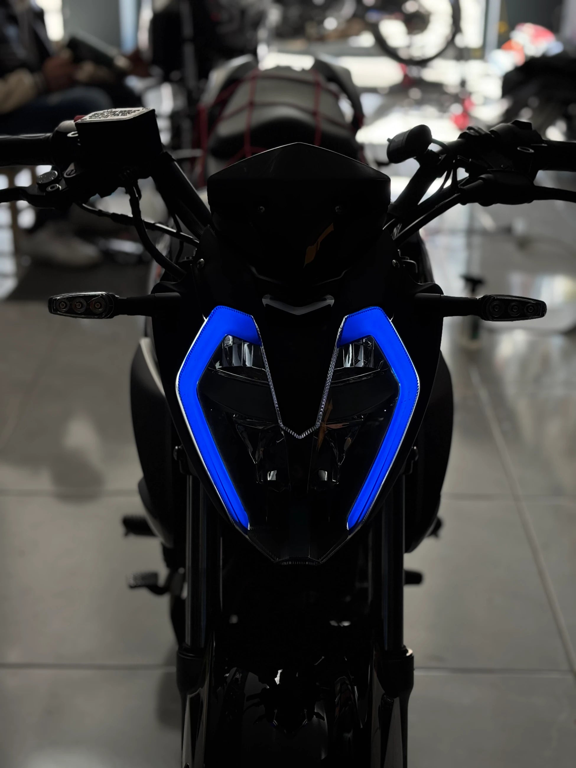 Benelli 125s -RKS 125S için Uyumlu Far Filmi Sticker Etiket