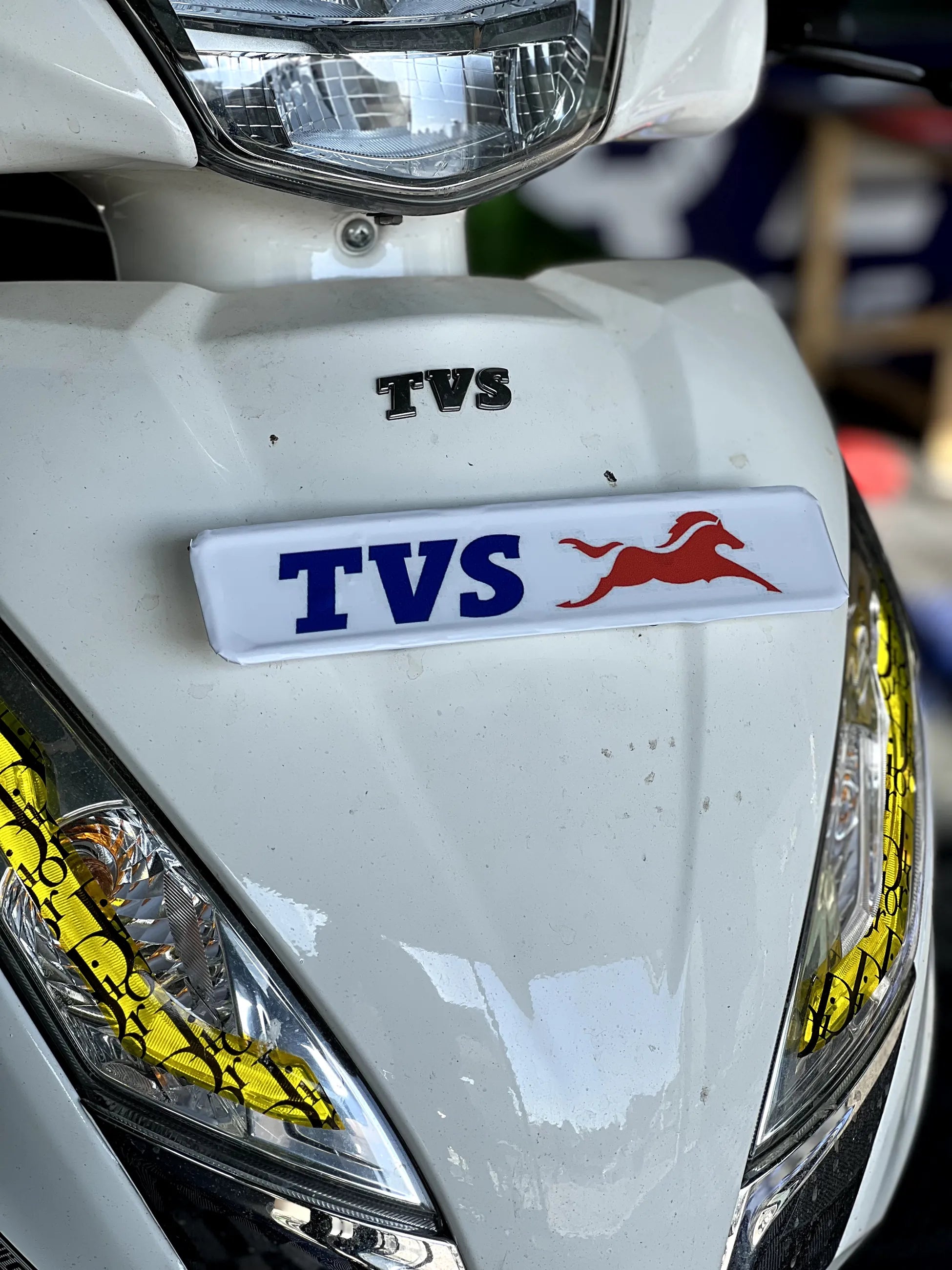 TVS Jupiter Ön Plakalık için TVS AT Temalı Plakalık Sticker Seti