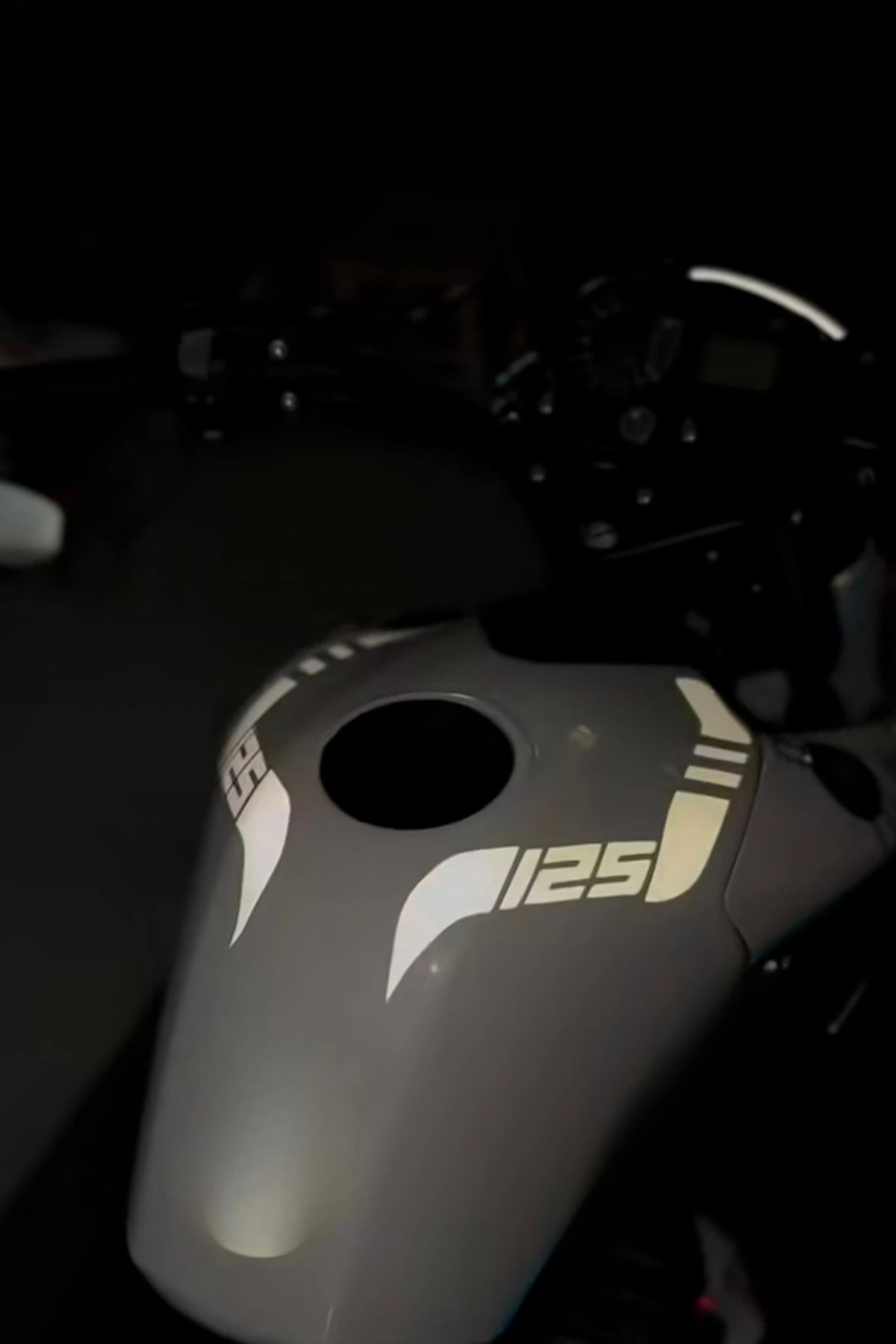 Mondial Drift-L için Reflektörlü Beyaz Depo Kordon Sticker Etiket