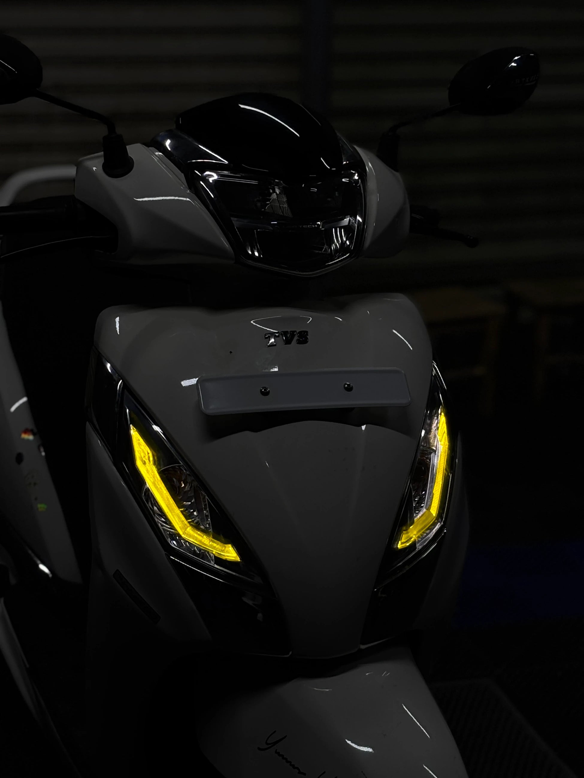 TVS Jupiter 125 için Renkli Far Filmi Far Tasarım Sticker Etiket