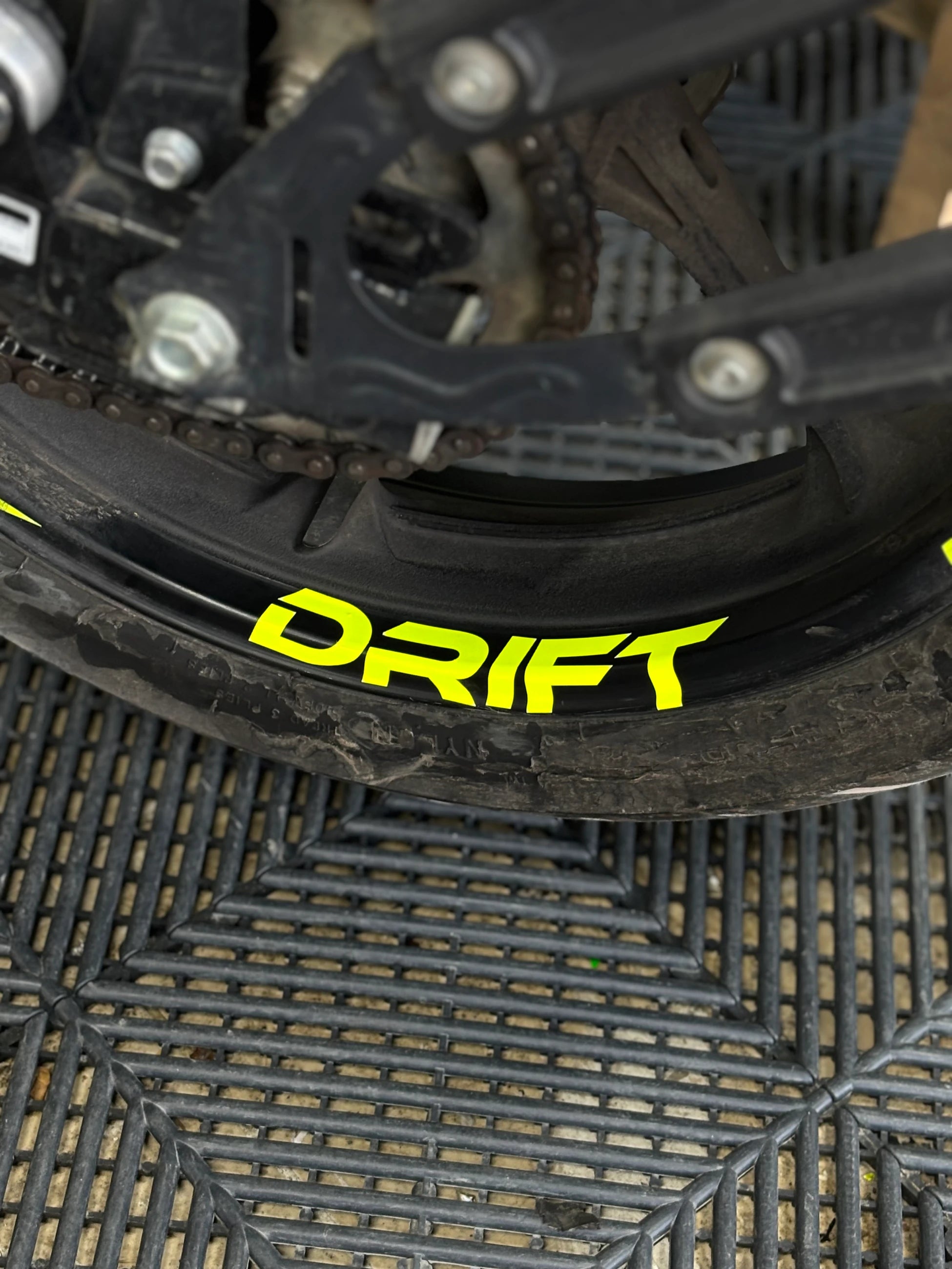 Mondial Drift-L için Jant içi Yazı Sticker Etiket (4 Parça)
