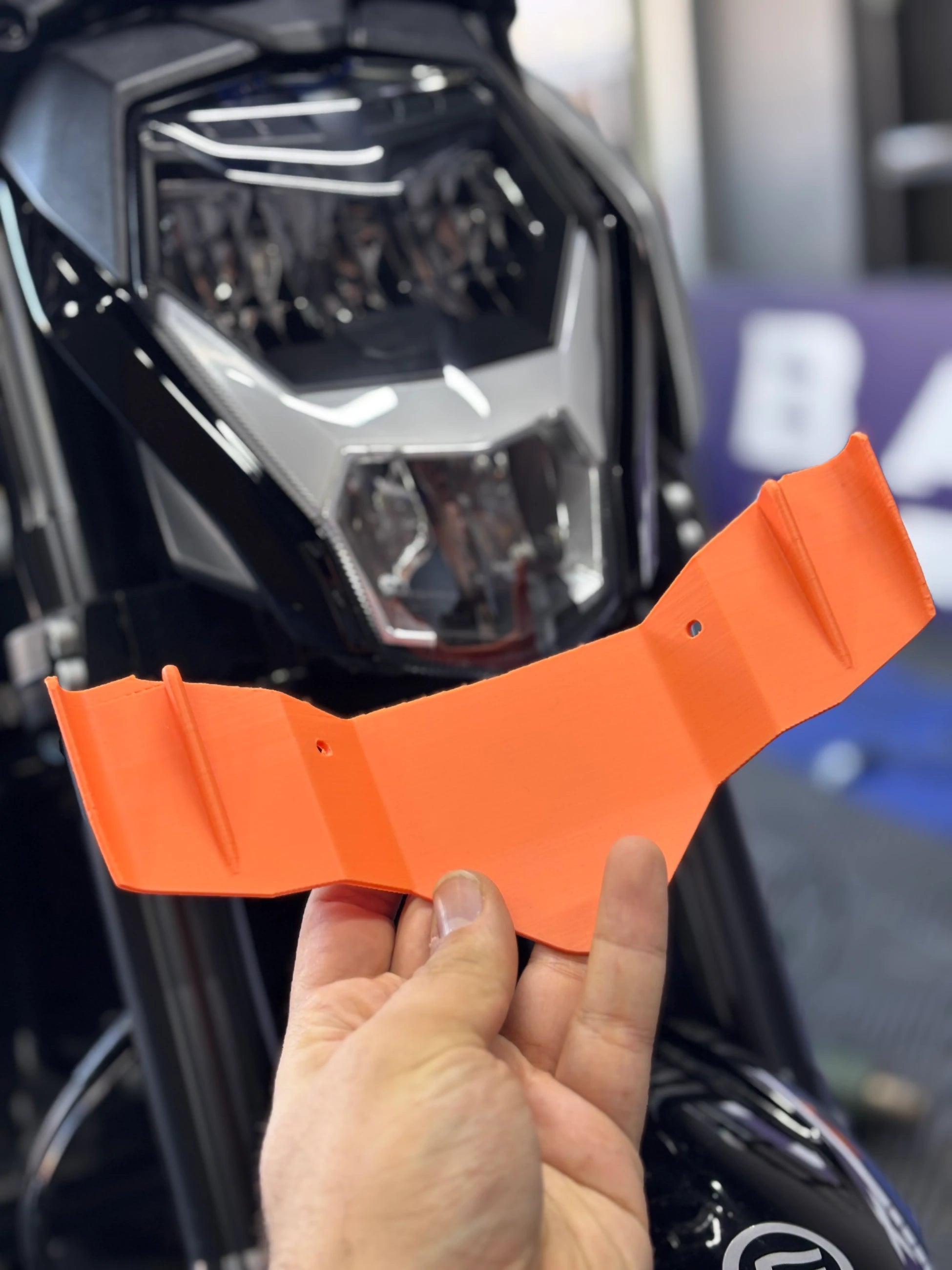 CFMOTO NK250 için Turuncu Winglet Alt Gaga