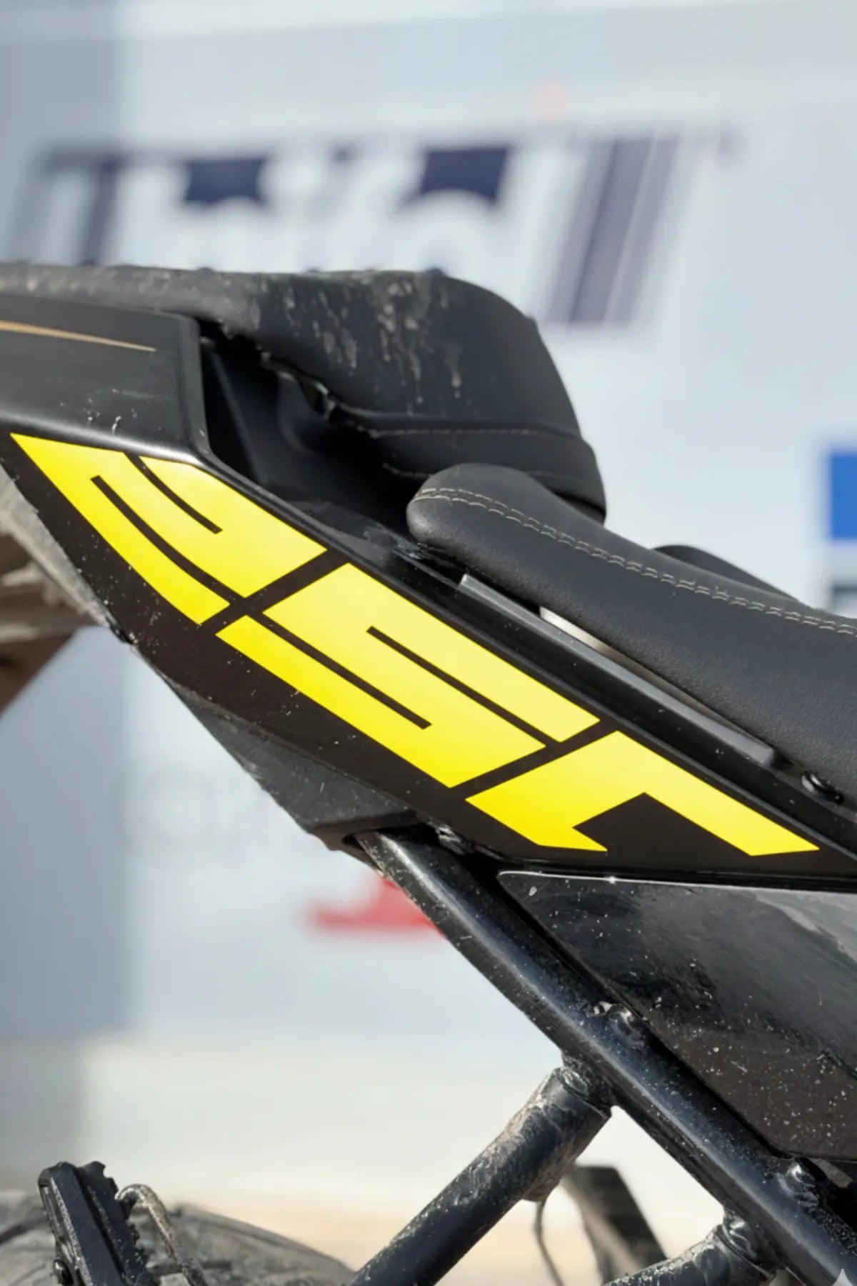 CFMOTO NK250 için Arka Kuyruk Uyumlu 250 Yazıları Sticker Seti