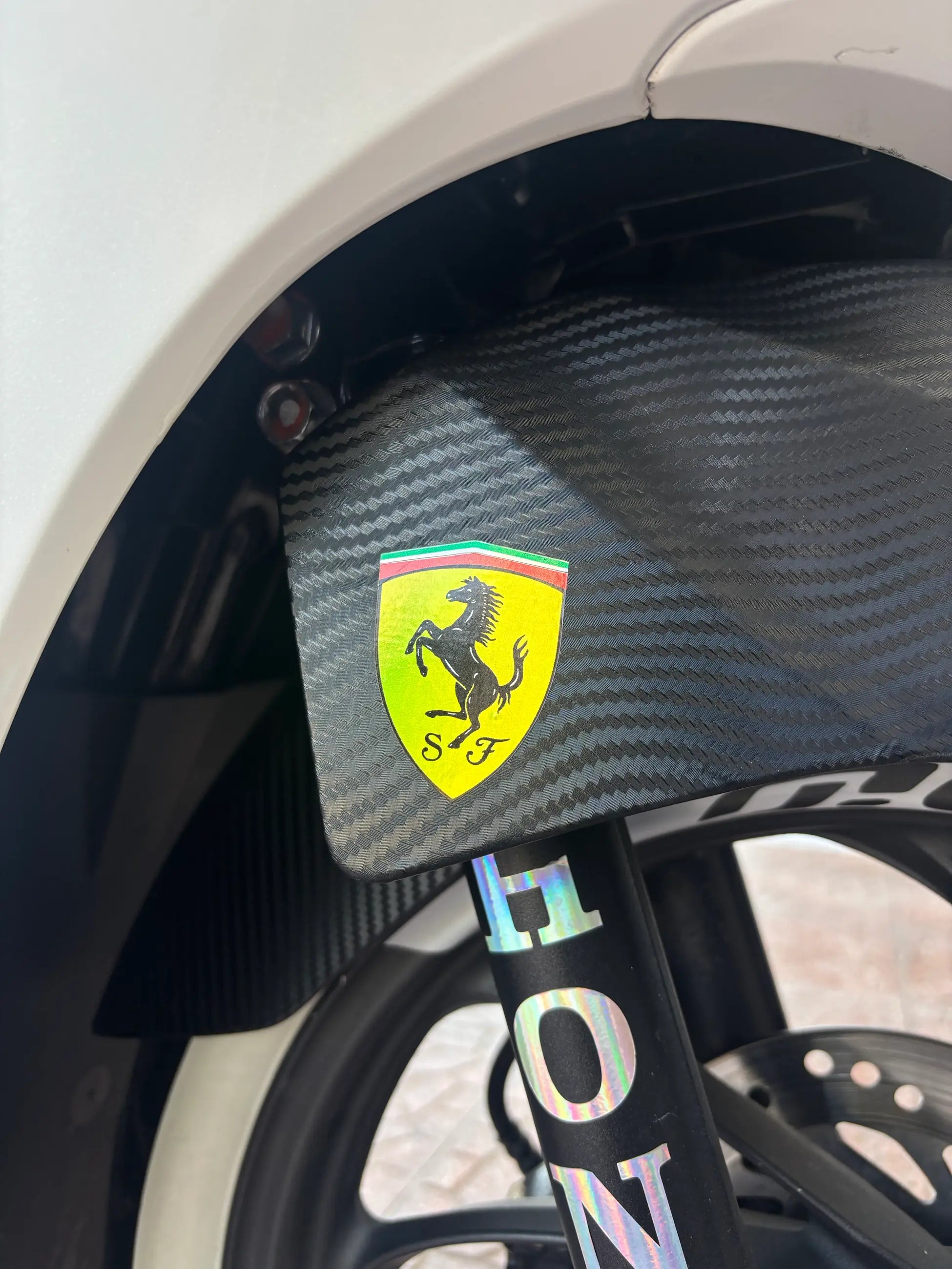 Motosiklet için Hologramlı Ferrari Sticker Etiket