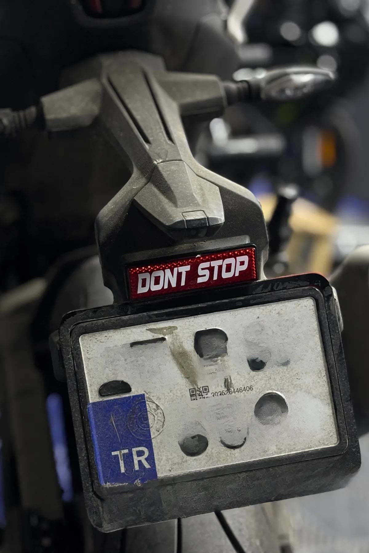 Motosiklet Arka Reflektör için Dont Stop Beyaz Renk 7CMX1CM Sticker