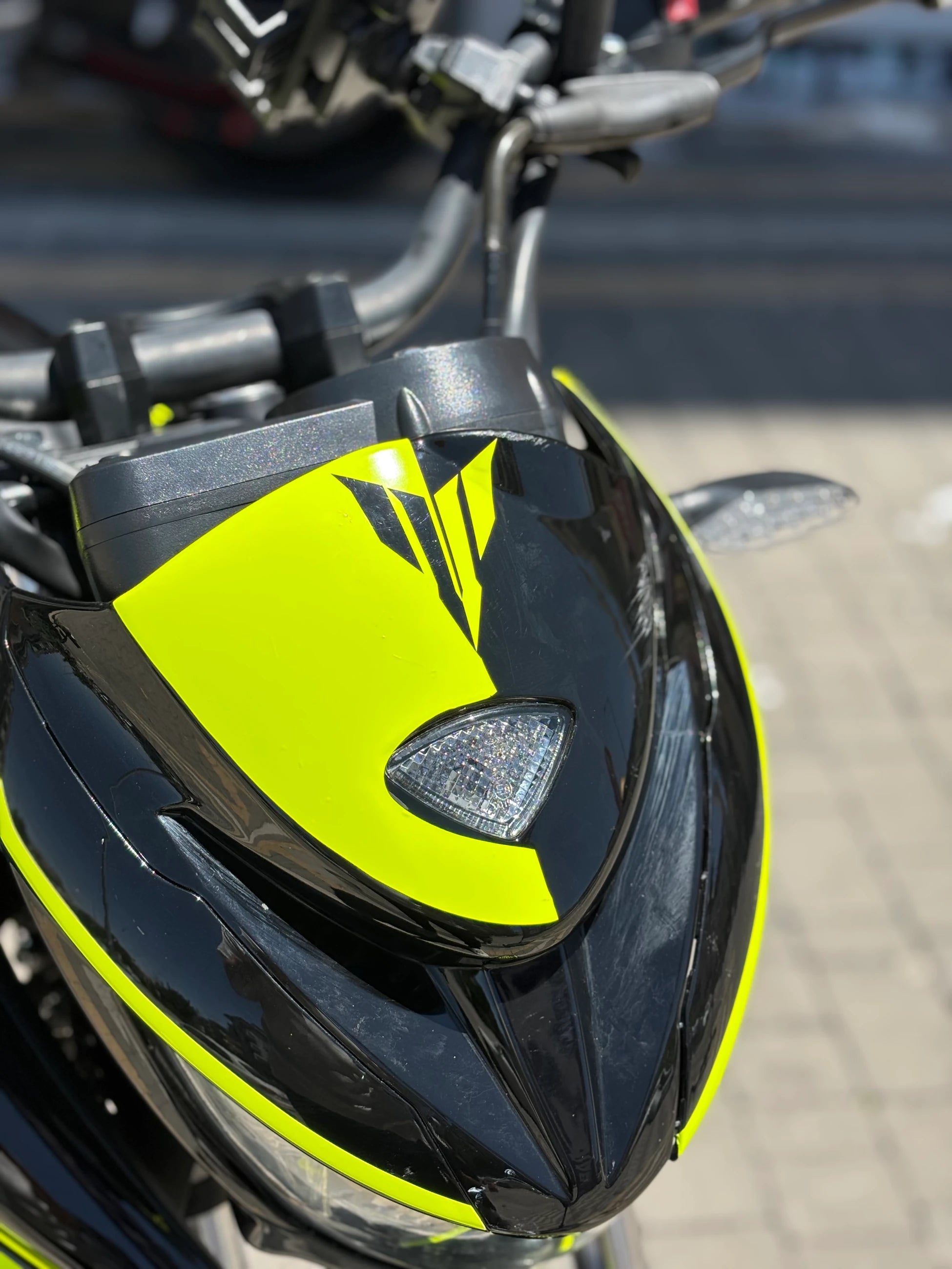 Mondial Drift-L için Neon Sarı MT Logolu Kafa Sticker Etiket