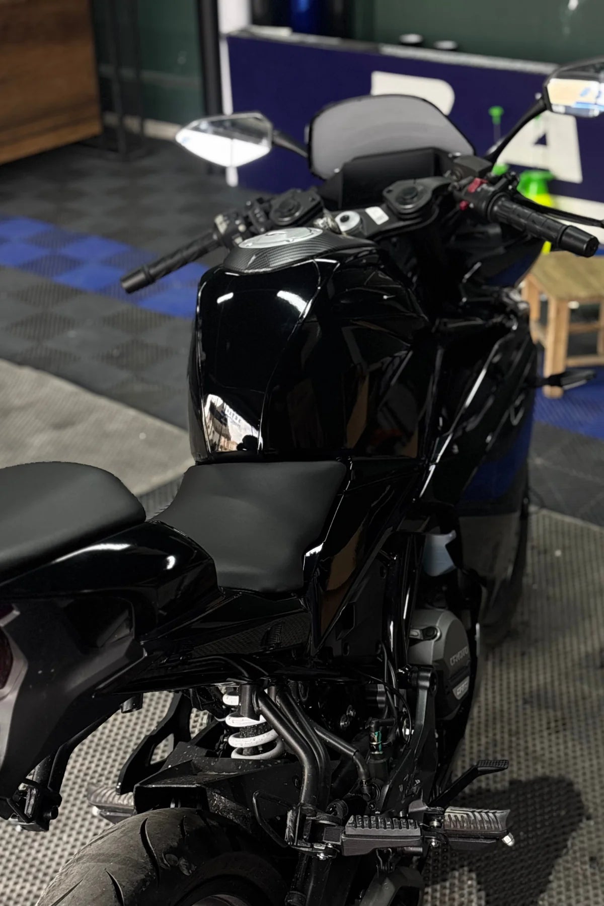 CFMOTO 250SR için Komple Parlak Siyah Piano Black Motosiklet Kaplama Seti