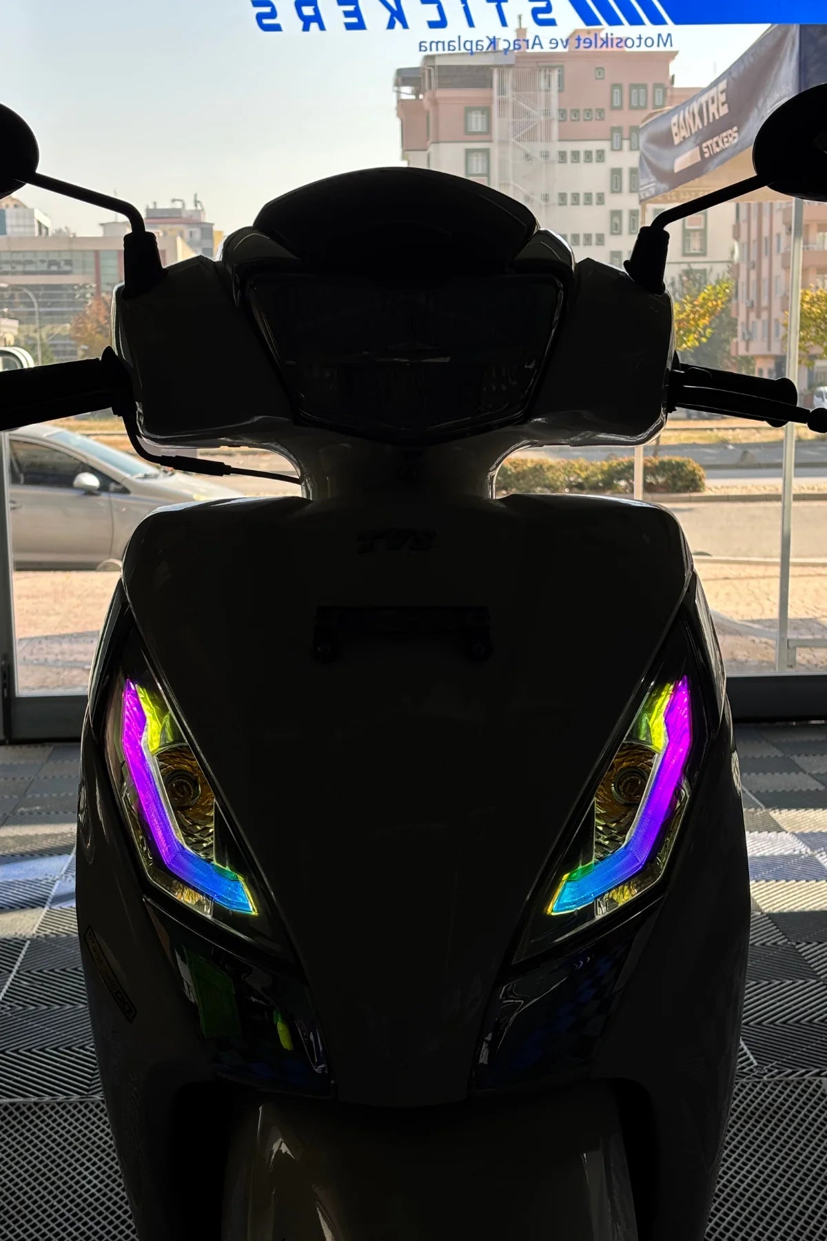 TVS Jupiter 125 için Renk Değiştiren Nebula Far Filmi Sticker Far Tasarım