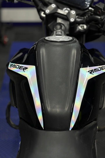TVS Raider 125 için Hologramlı Depo Kordon Sticker Seti (Sağ ve Sol)