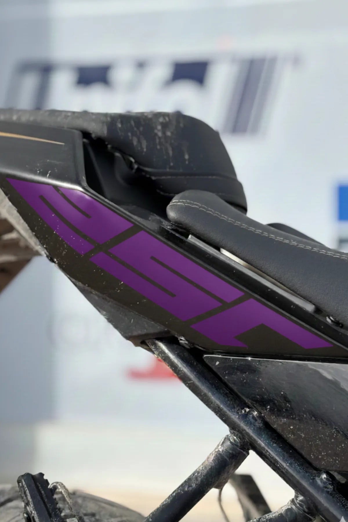 CFMOTO NK250 için Arka Kuyruk Uyumlu 250 Yazıları Sticker Seti