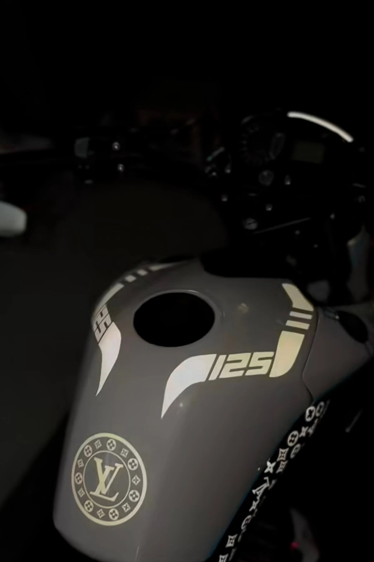 Mondial Drift-L için Reflektörlü Beyaz Depo Kordon Sticker Etiket