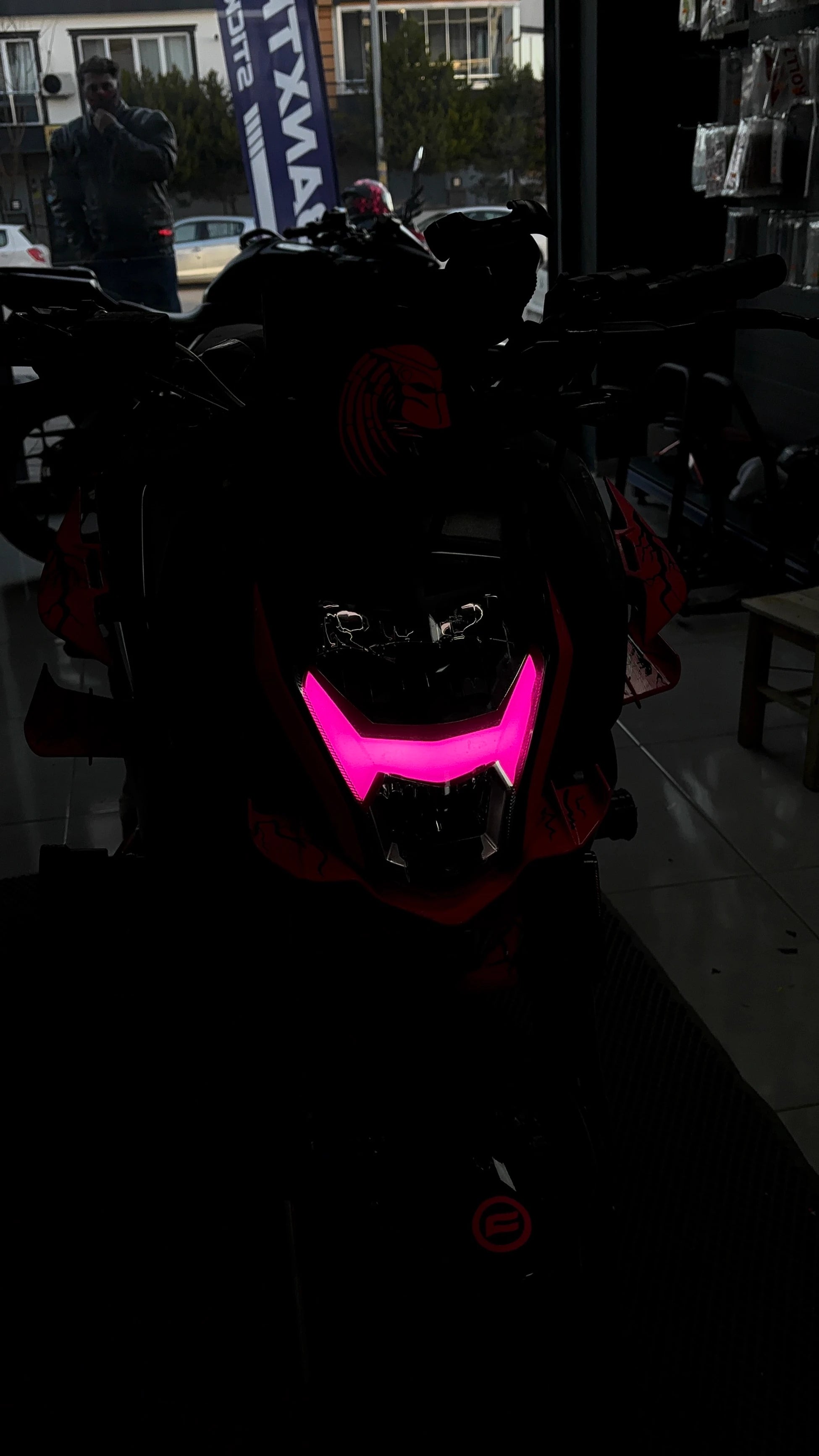 CFMOTO NK250 için Pembe Renk Far Filmi Far Tasarım Sticker