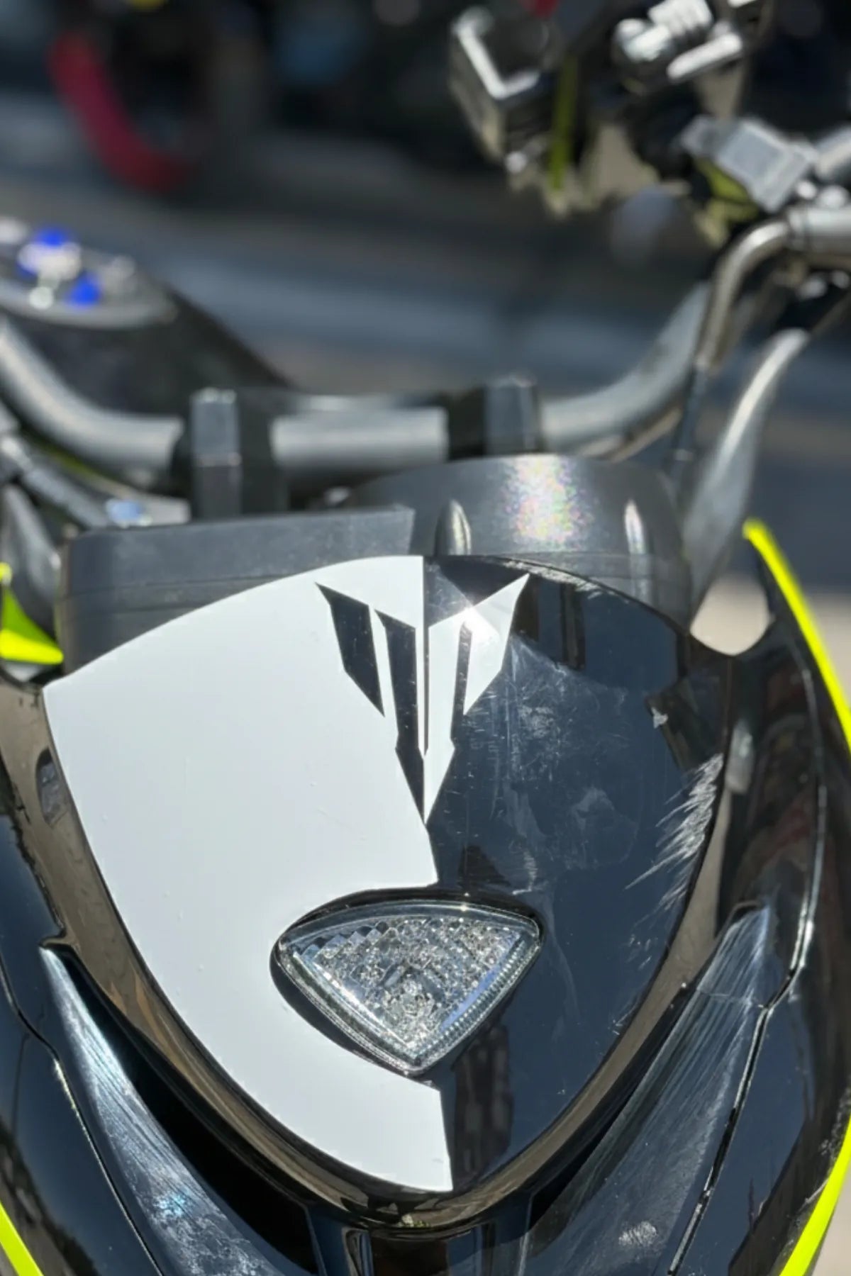 Mondial Drift-L için MT Logolu Kafa Sticker Etiket