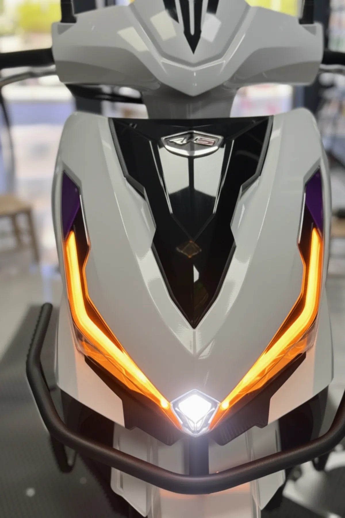 RKS VRS125 Scooter için Turuncu Renk Far Filmi Sticker Far Tasarım Etiket