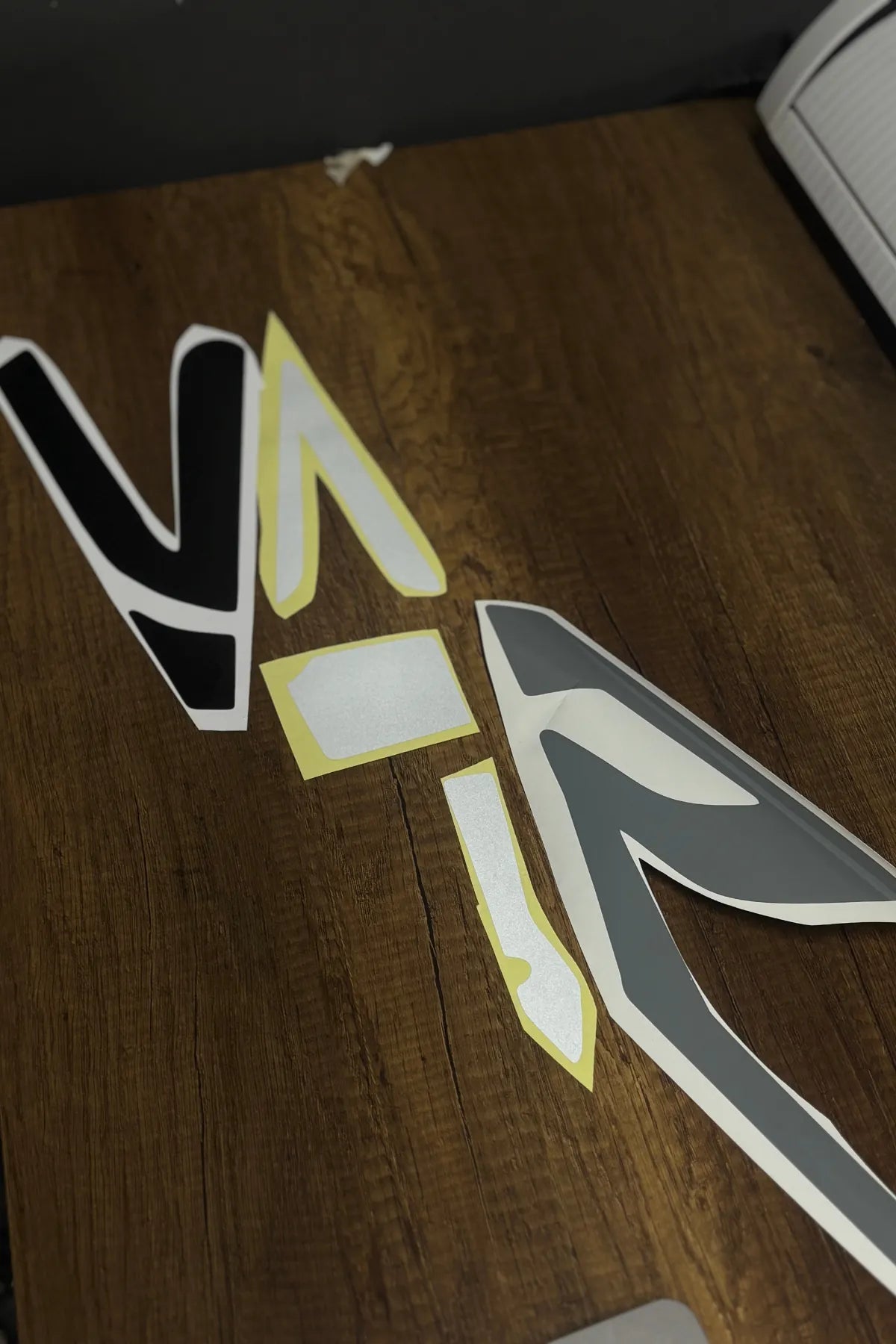 CFMOTO SR250 için Gri-Siyah Rengin Orijinal Sticker Seti