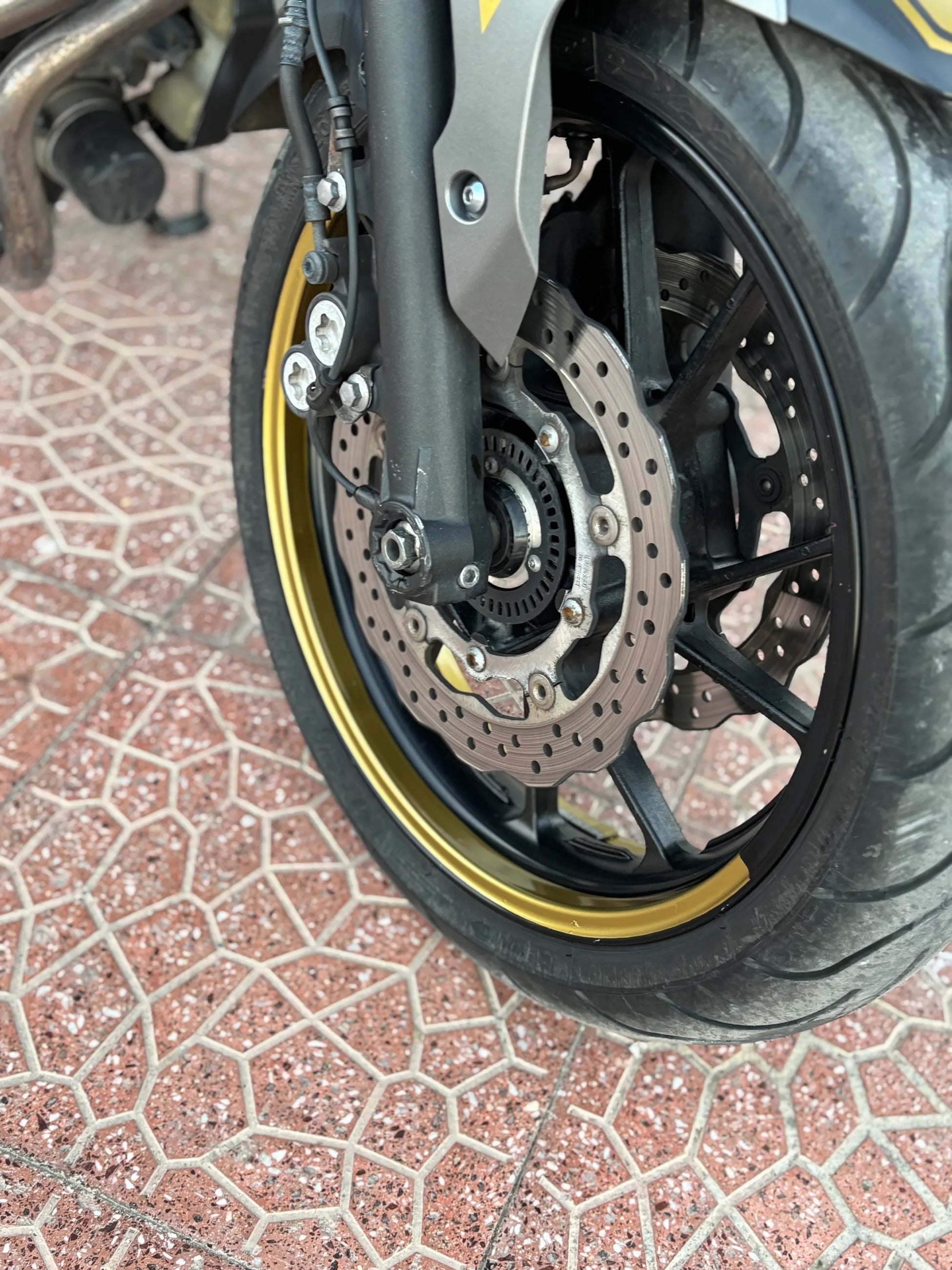 Motosiklet için 17 Inch Jantlara Uyumlu Gold Renk Yarım Jant Şeridi