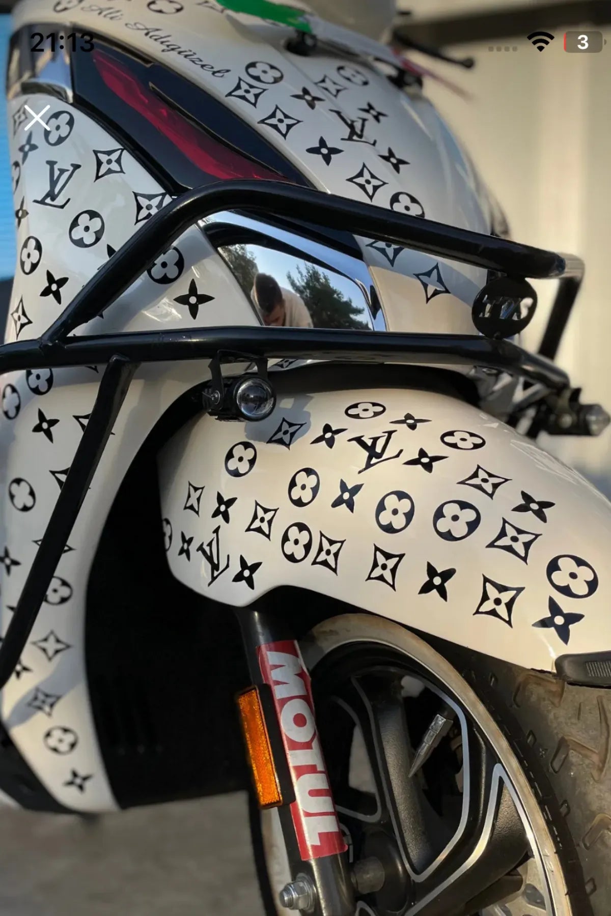 Motosiklet ve Araba için Siyah Renk Louis Vuitton Sticker Kaplama(120CMX30CM)