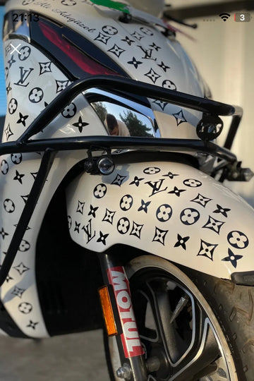 Motosiklet ve Araba için Siyah Renk Louis Vuitton Sticker Kaplama(120CMX30CM)