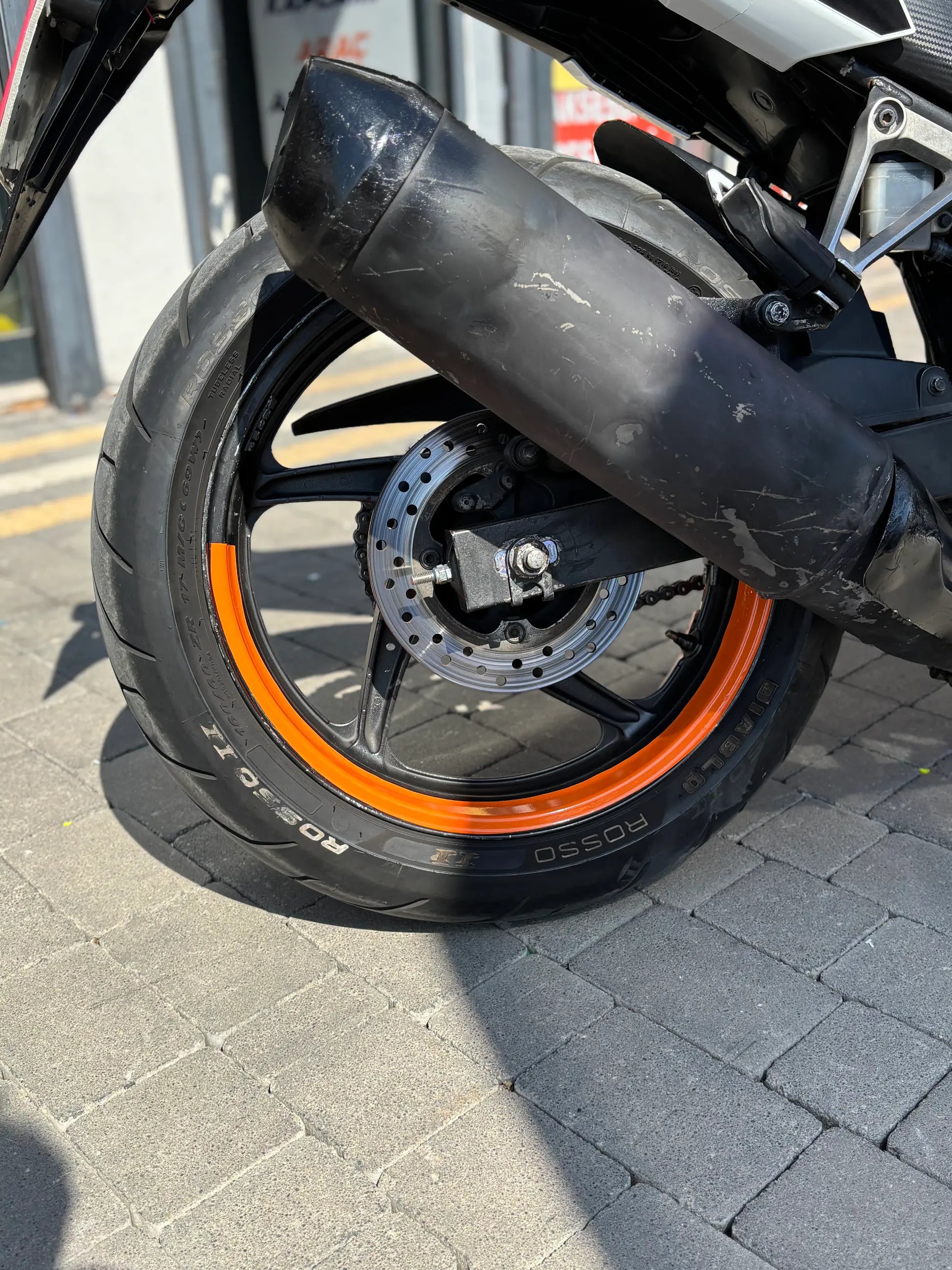 Motosiklet Jantı için 17 Inch Uyumlu Turuncu Renk Yarım Jant Şeridi Sticker ( 4 Parça)