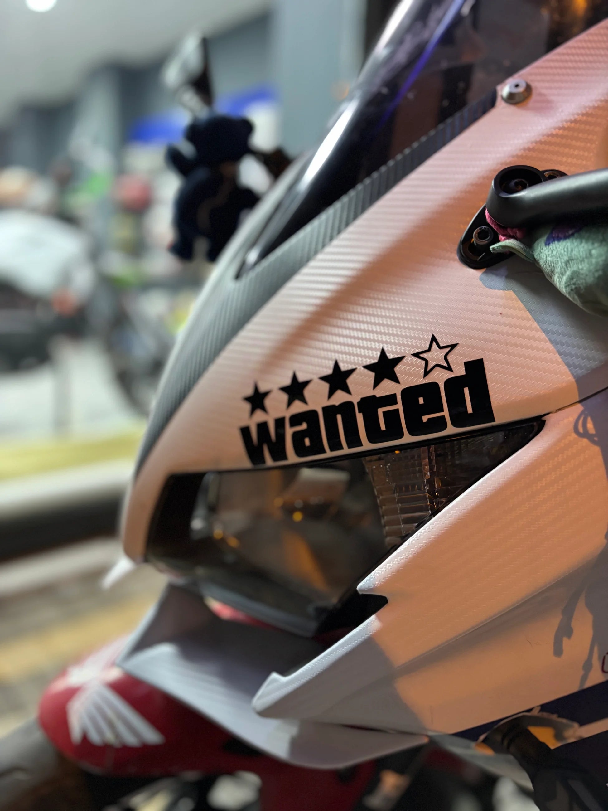 Motosiklet ve Kask için Siyah Renk Wanted Eksik Yıldız Sticker