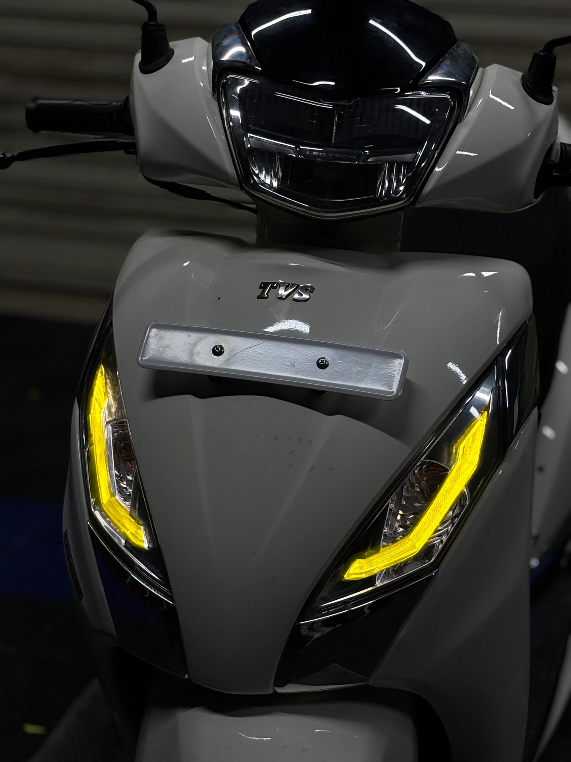 TVS Jupiter 125 için Renkli Far Filmi Far Tasarım Sticker Etiket