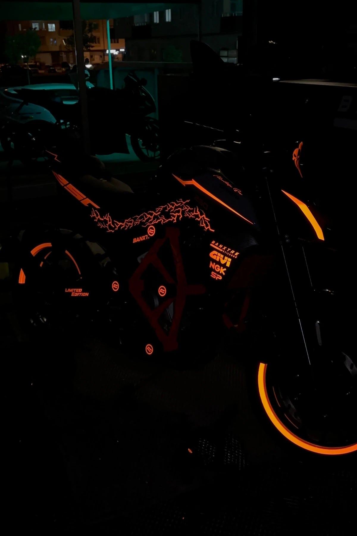 CFMOTO NK250 için Komple Reflektörlü Turuncu Sticker Seti (26 Parça)