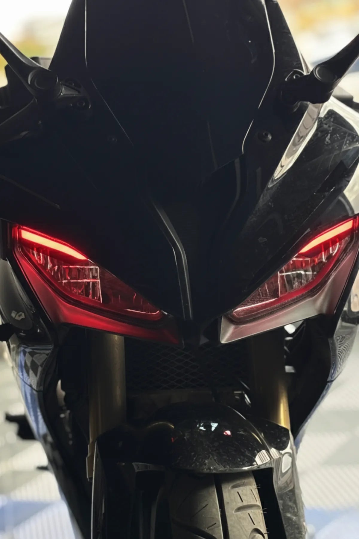 RKS SRK125R Racing Model için Kırmızı Renk Gündüz Ledi Far Sticker Etiket