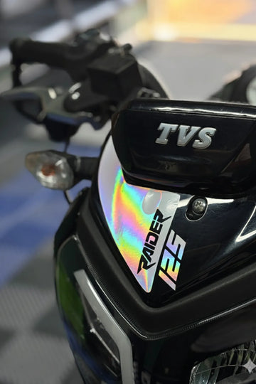 TVS Raider 125 için Hologramlı Raider 125 Yazılı Kafa Detay Sticker Etiket