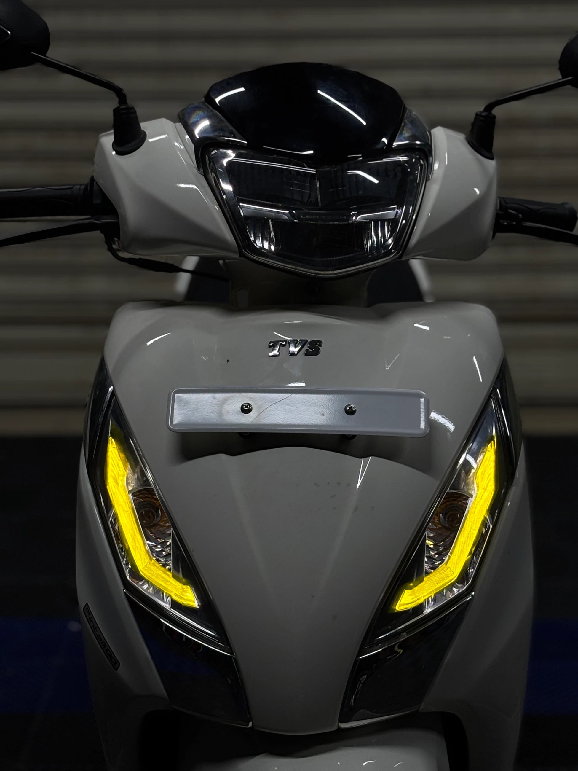 TVS Jupiter 125 için Renkli Far Filmi Far Tasarım Sticker Etiket