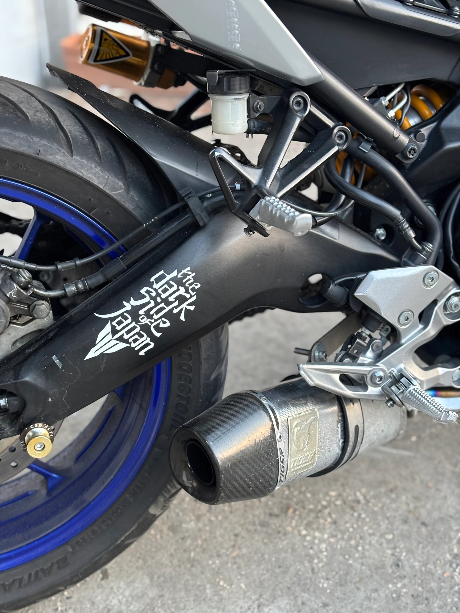 Japon Motor Grupları için Beyaz Renk The Dark Side of Japan MT Logolu Sticker Etiket